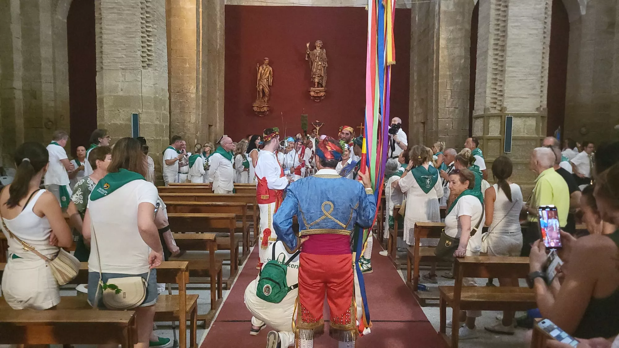 Histórica actuación de los Danzantes en el Santuario de Loreto