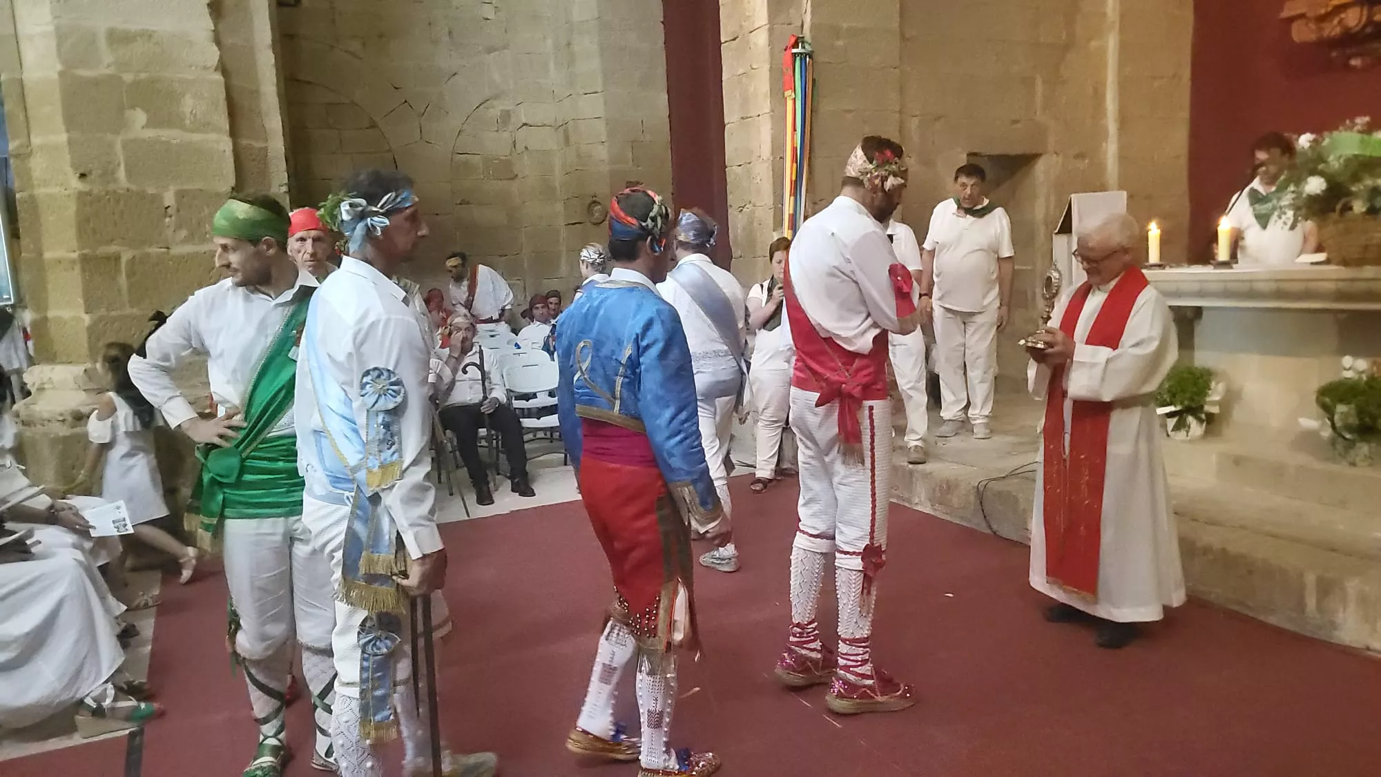 Histórica actuación de los Danzantes en el Santuario de Loreto