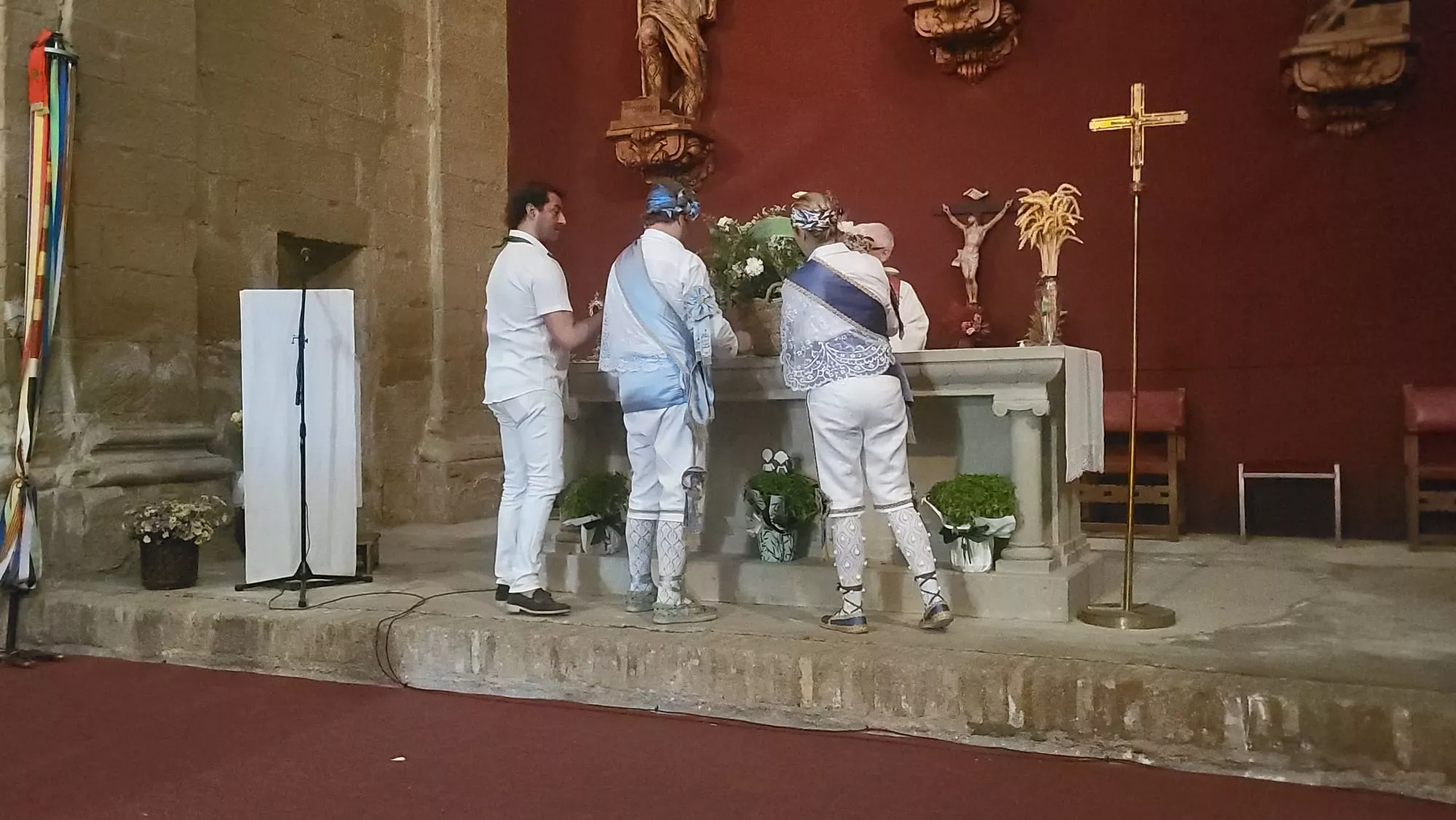 Histórica actuación de los Danzantes en el Santuario de Loreto