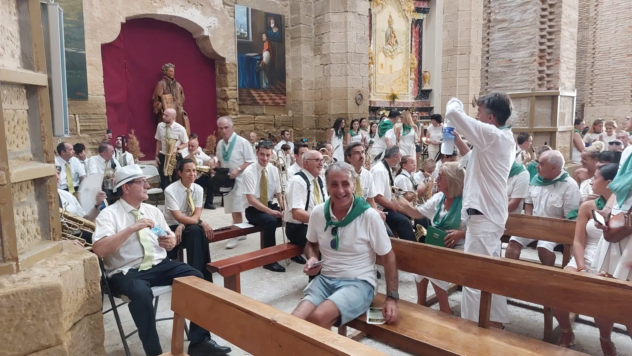 Histórica actuación de los Danzantes en el Santuario de Loreto