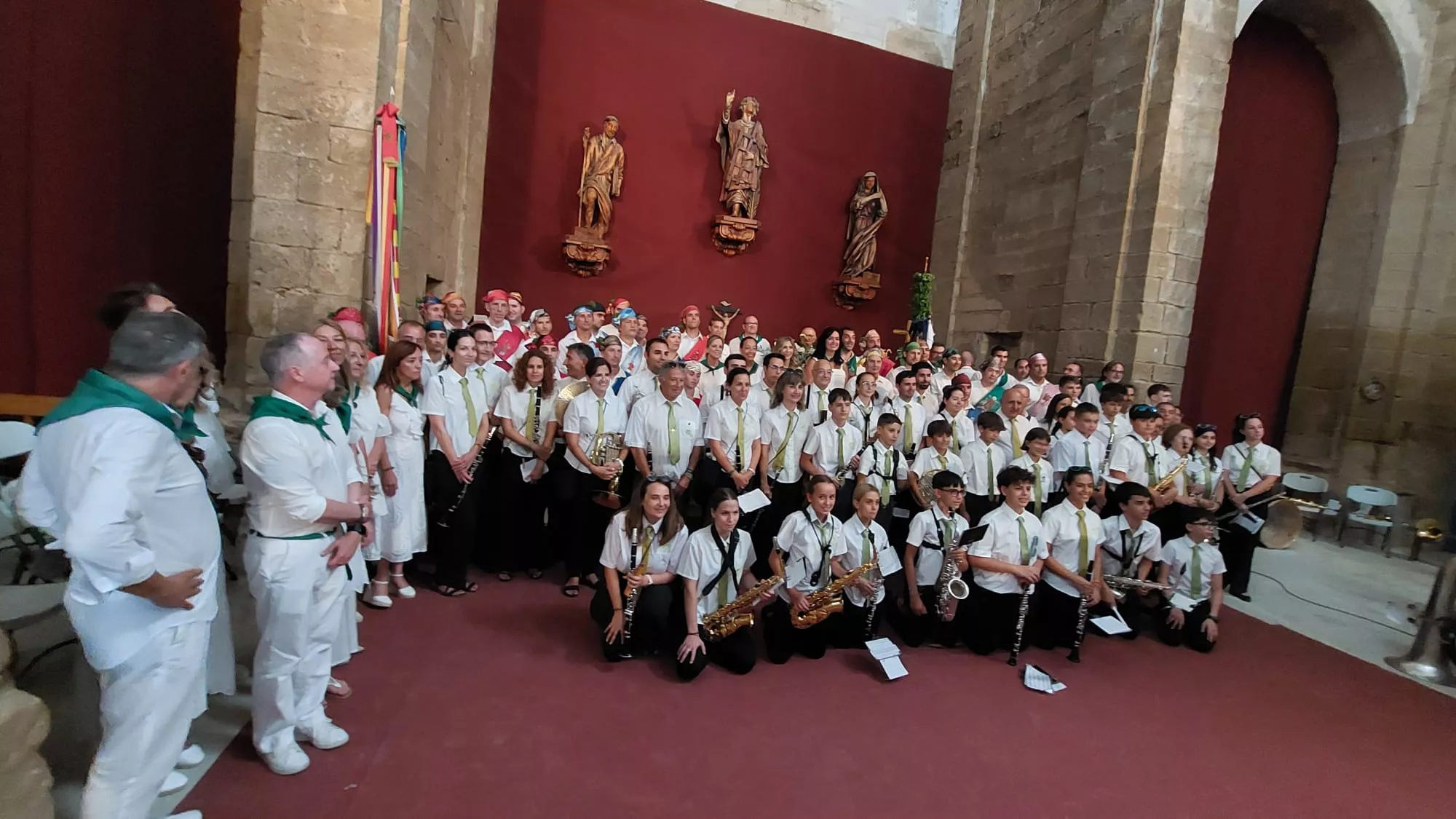 Histórica actuación de los Danzantes en el Santuario de Loreto