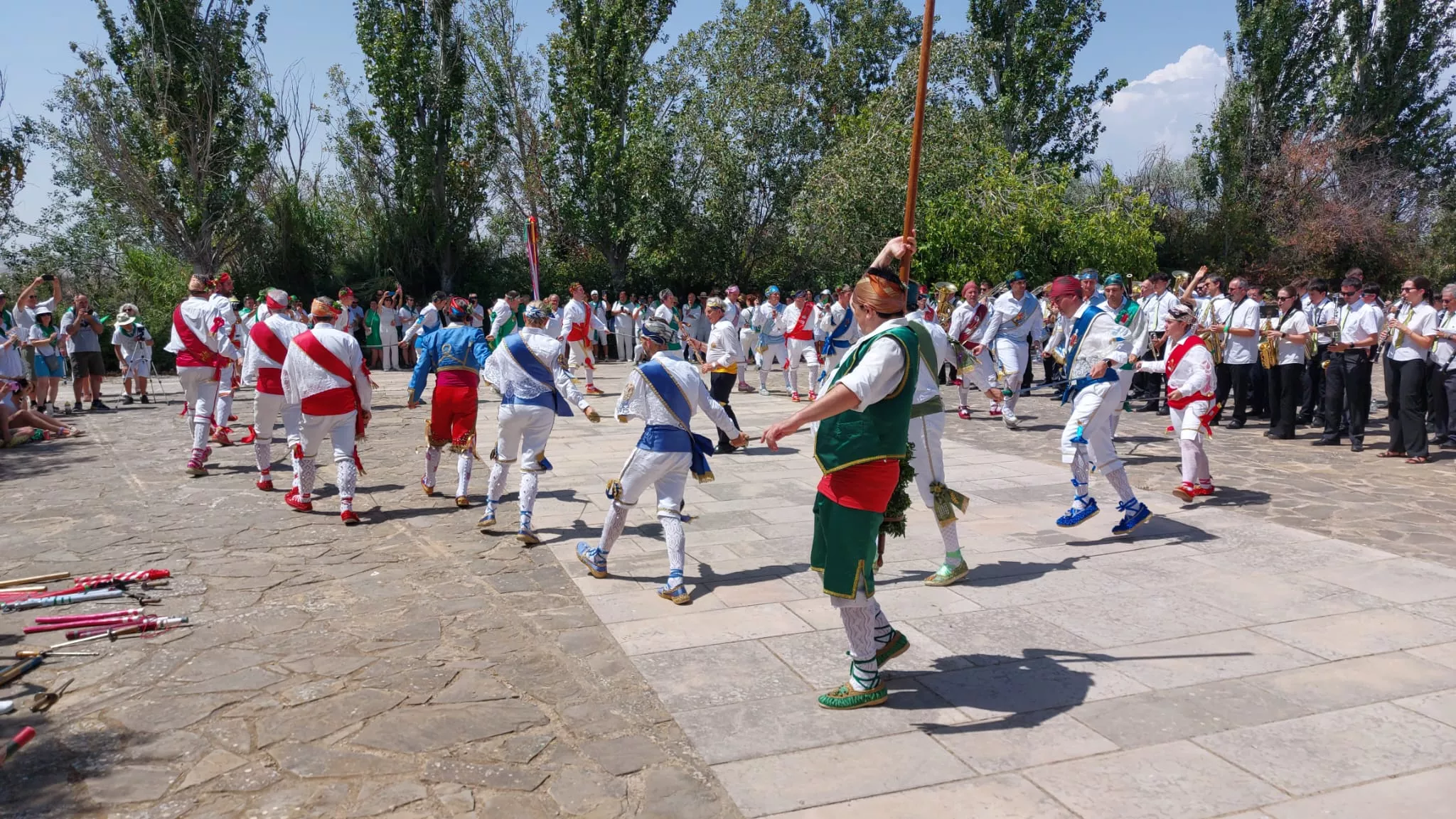 Histórica actuación de los Danzantes en el Santuario de Loreto