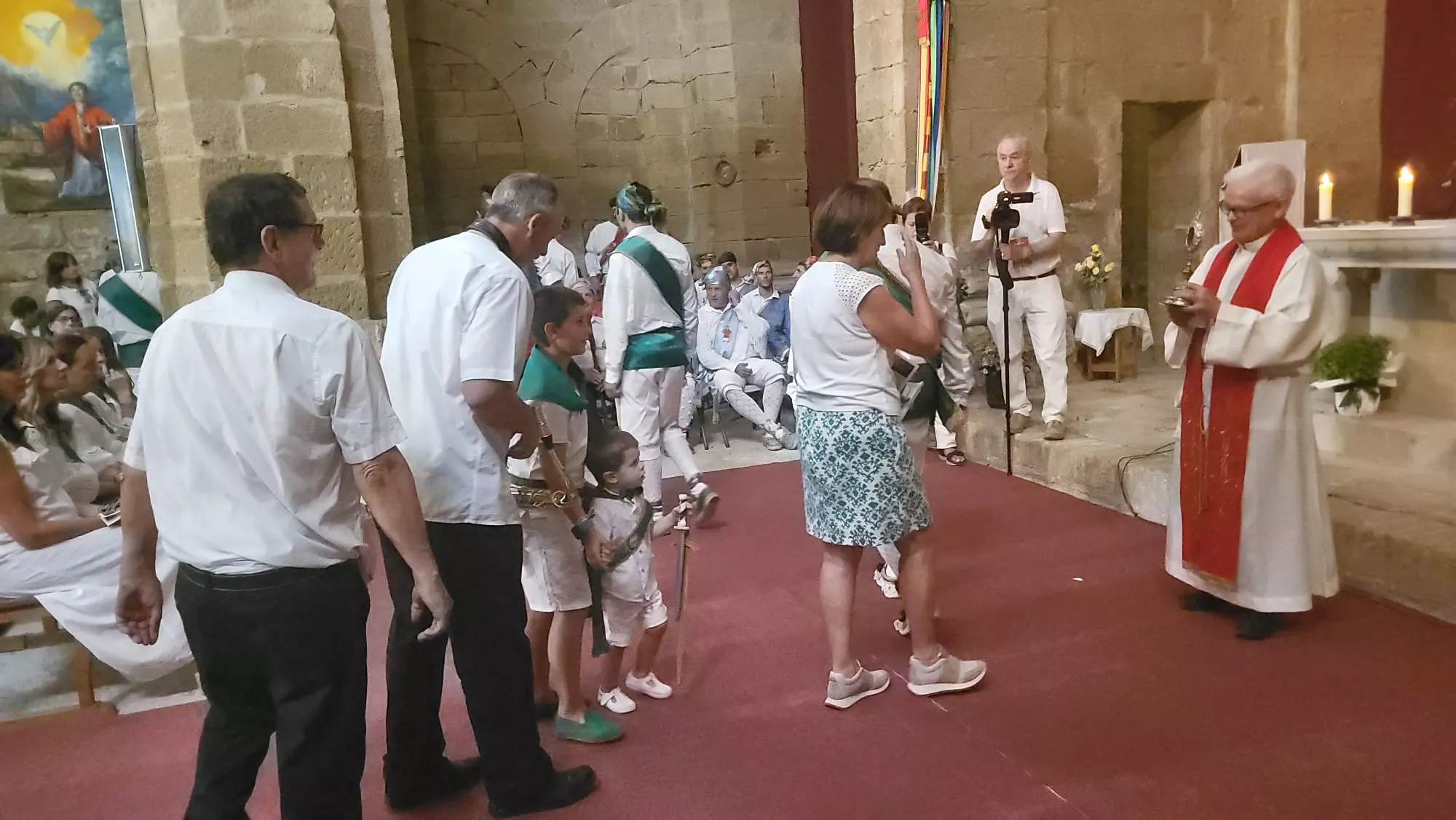 Histórica actuación de los Danzantes en el Santuario de Loreto