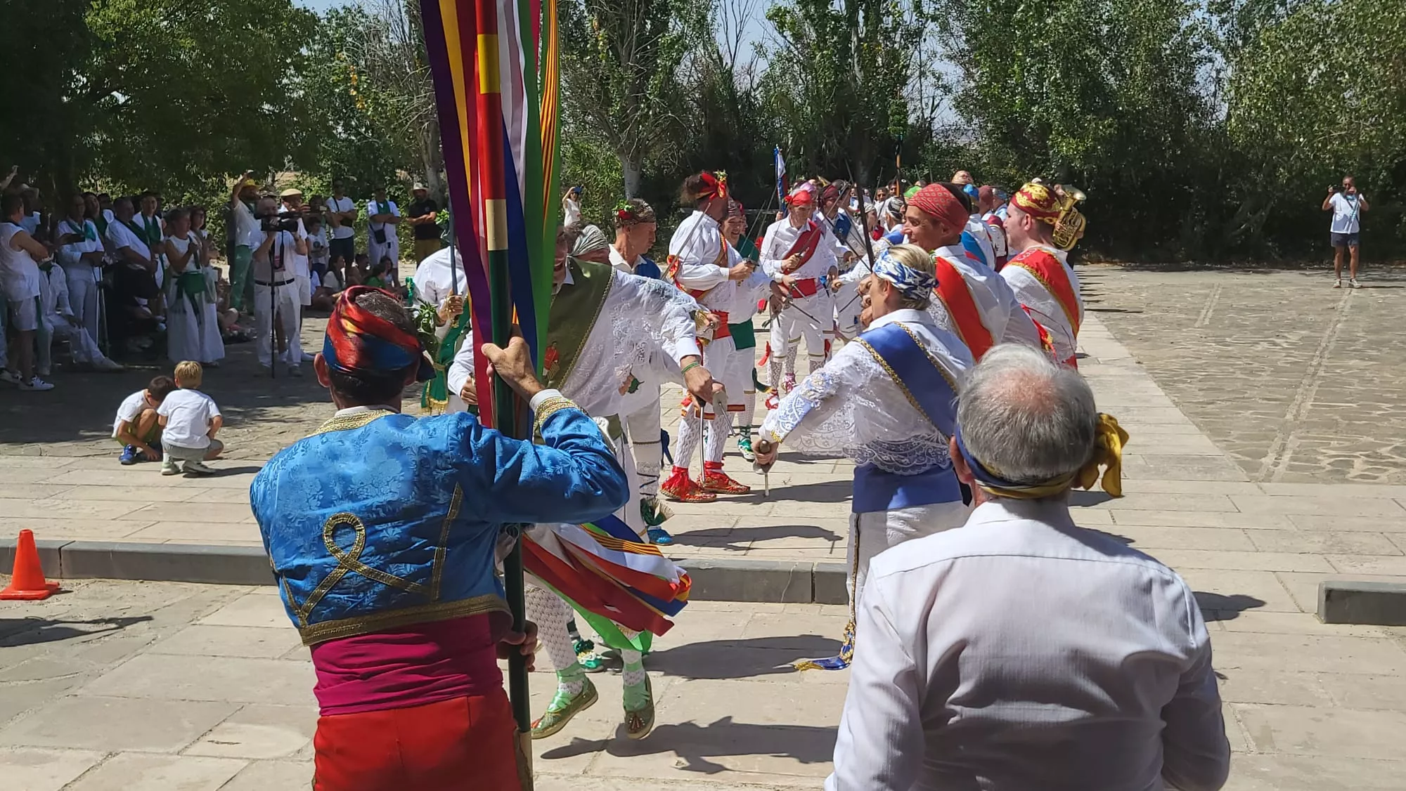 Histórica actuación de los Danzantes en el Santuario de Loreto