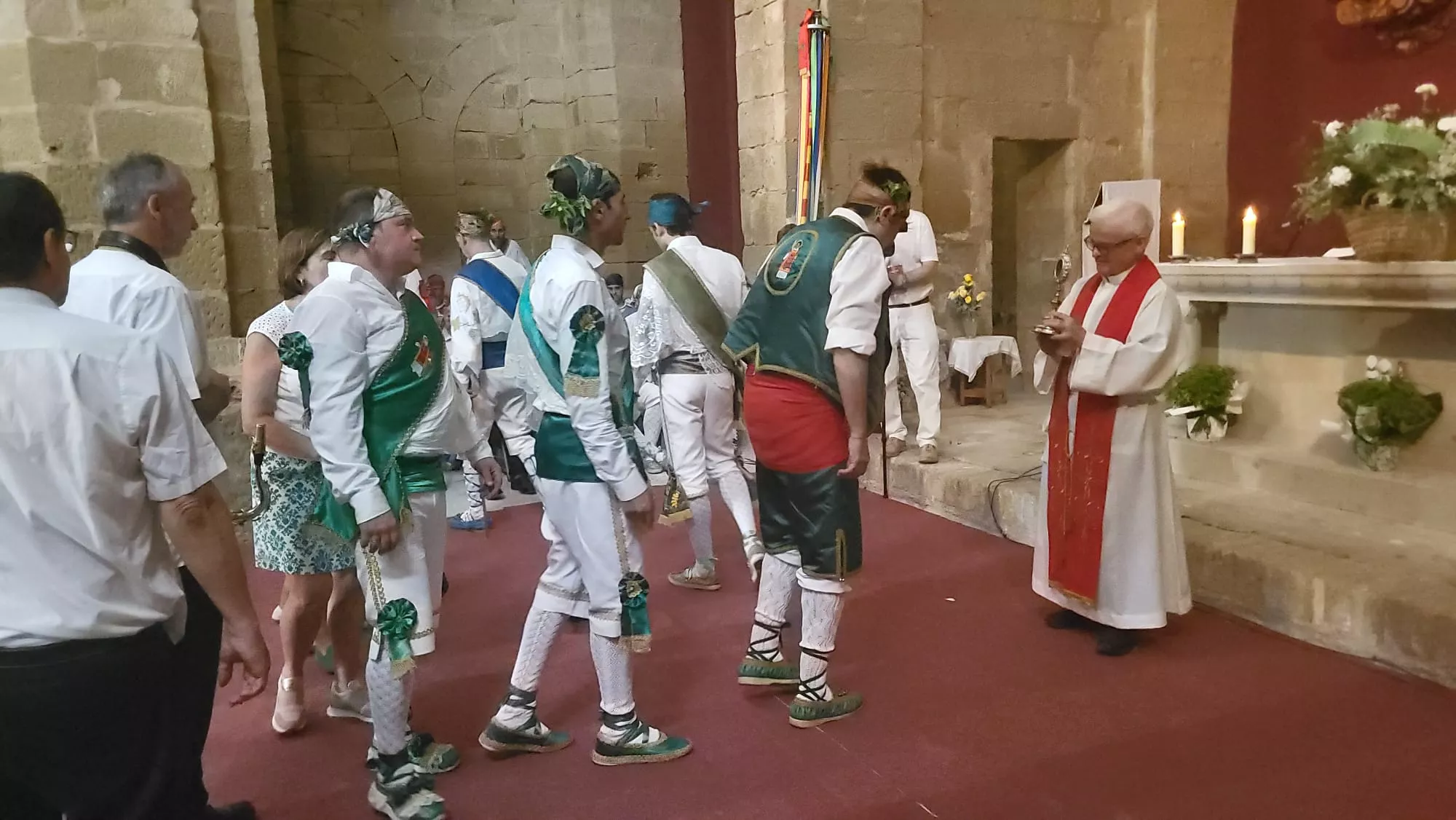 Histórica actuación de los Danzantes en el Santuario de Loreto
