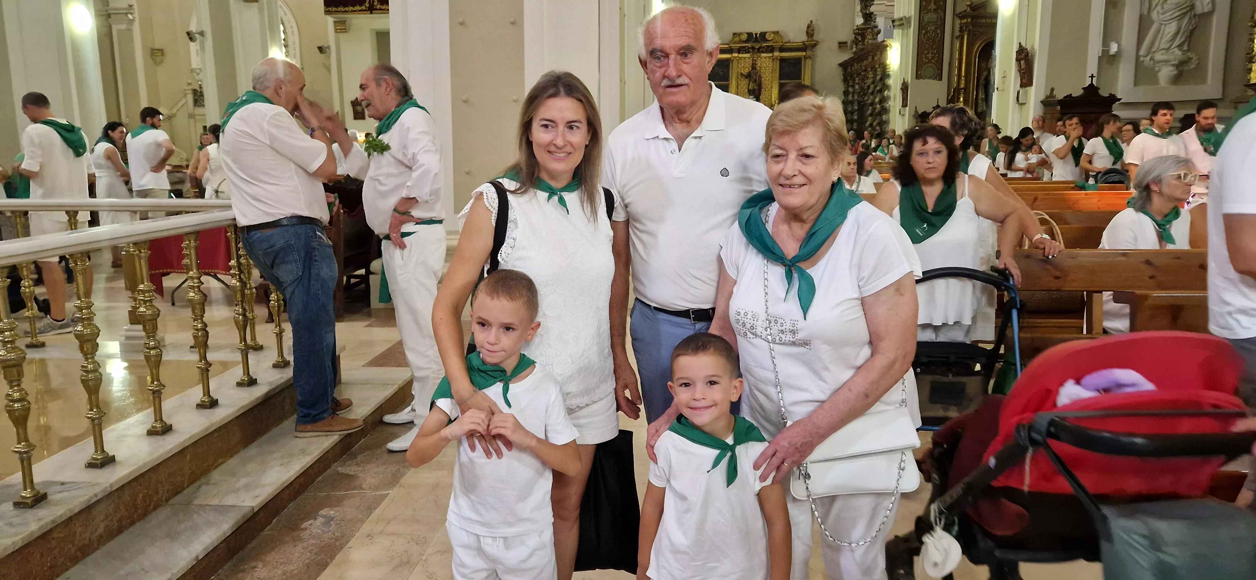 Presentación de niñas y niños a San Lorenzo. Foto Myriam Martínez