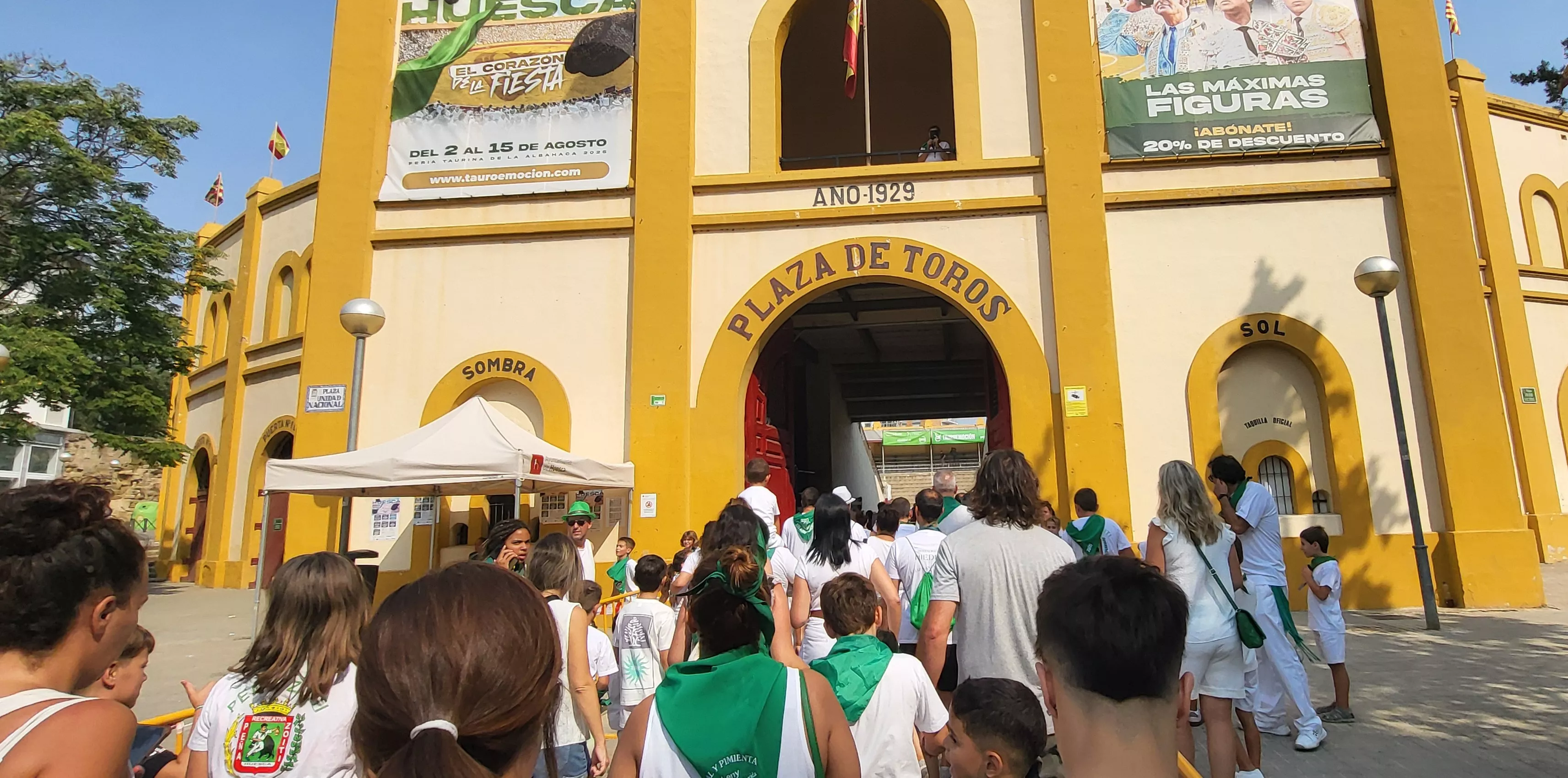 Encierro infantil con minibueyes en las fiestas de San Lorenzo. Foto Mercedes Manterola