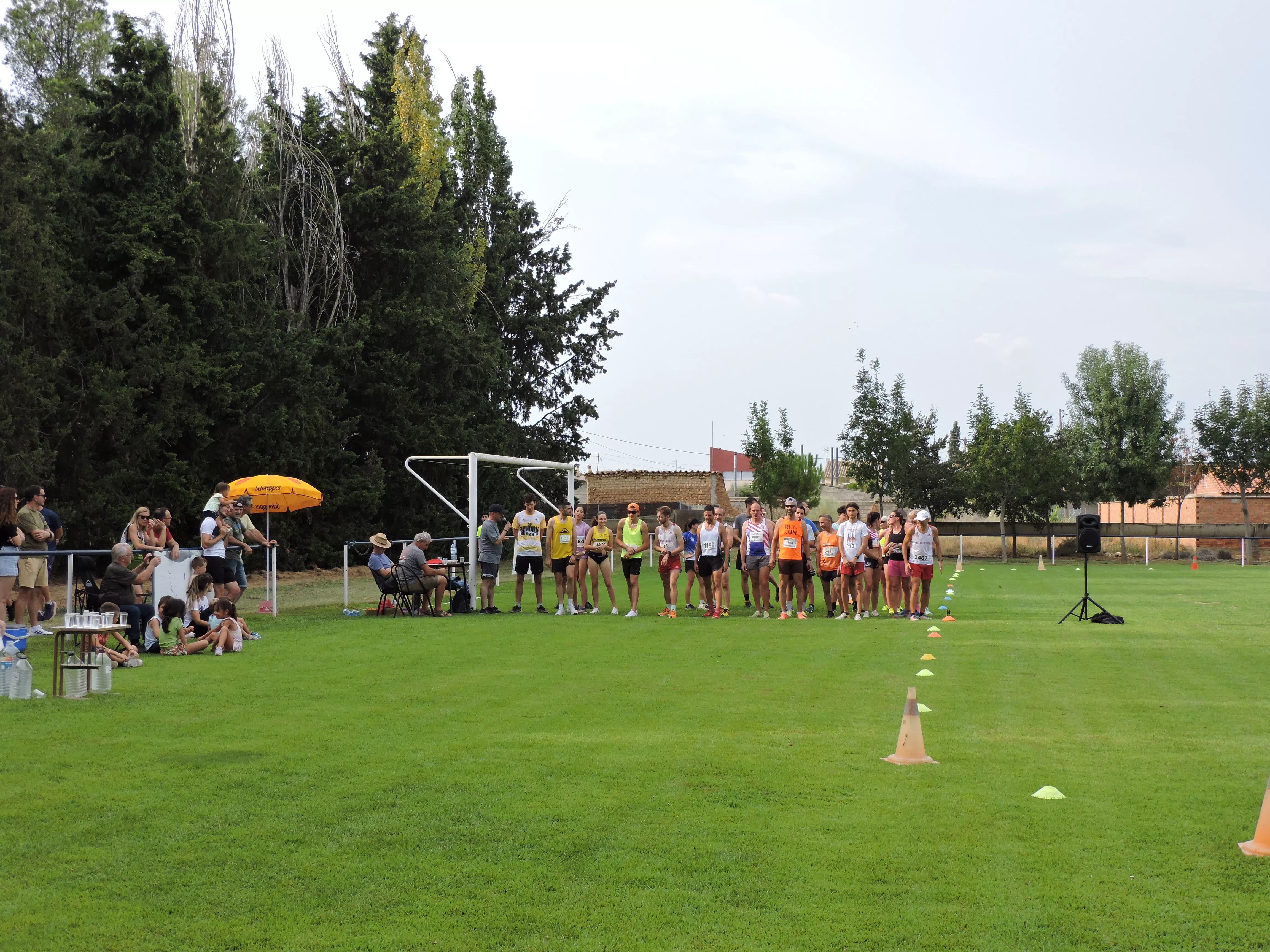  Ignacio Latorre da la salida de la Carrera Absoluta 