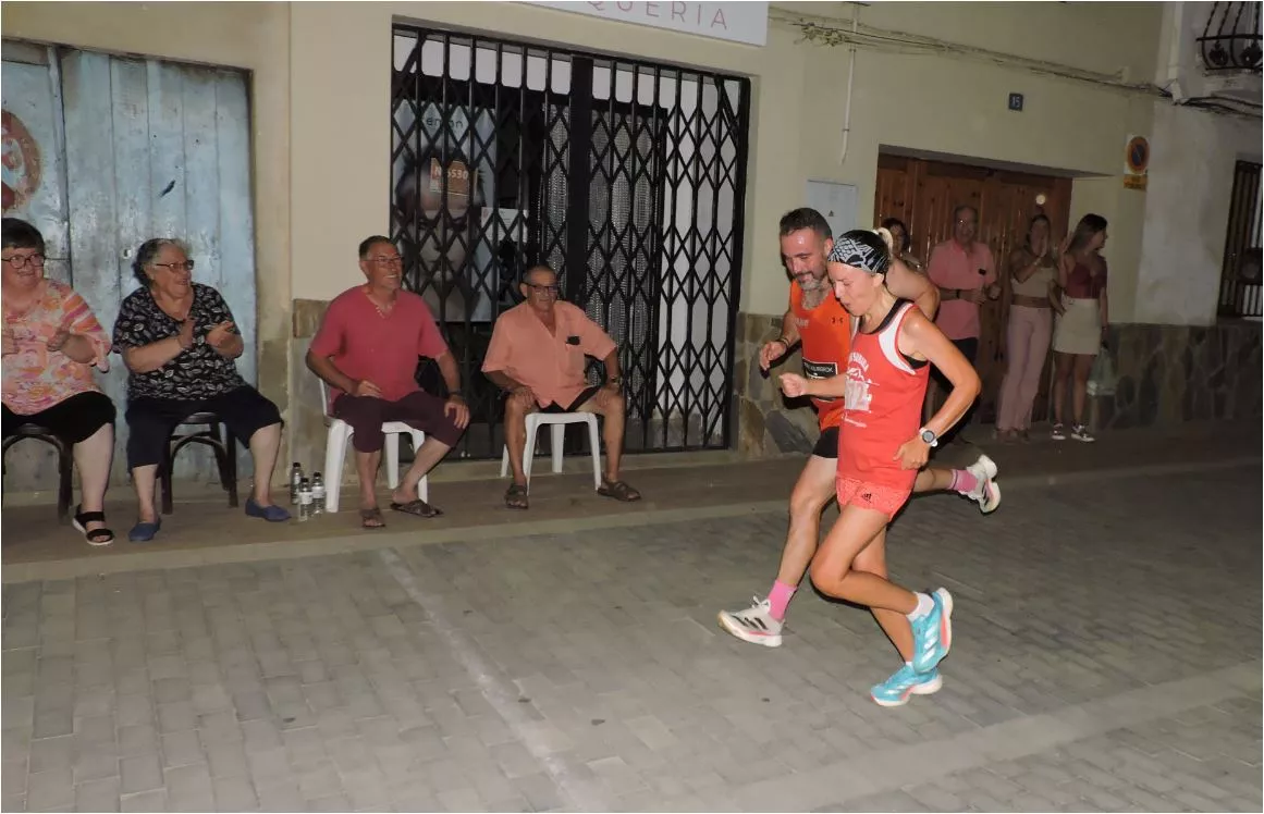 Prima entre Chabeli Cuevas y Néstor Galindo