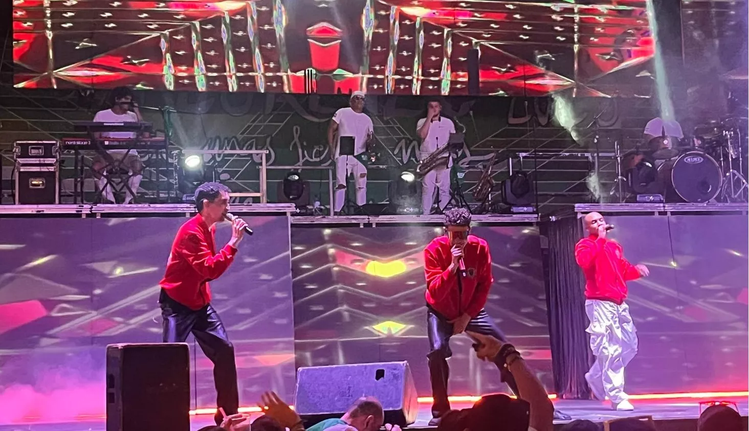 Actuación de la orquesta Nueva Alaska en las fiestas de San Lorenzo.