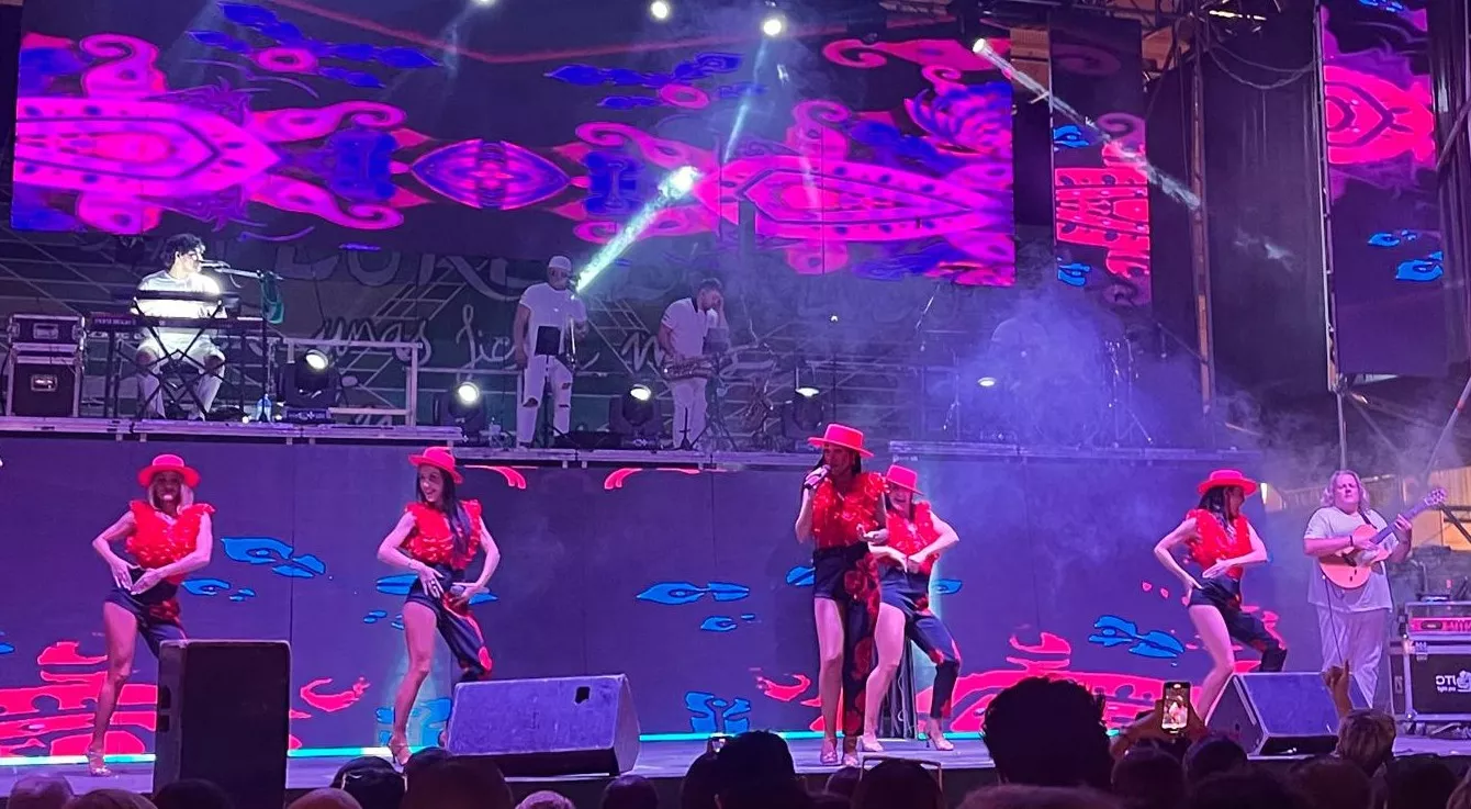 Actuación de la orquesta Nueva Alaska en las fiestas de San Lorenzo.