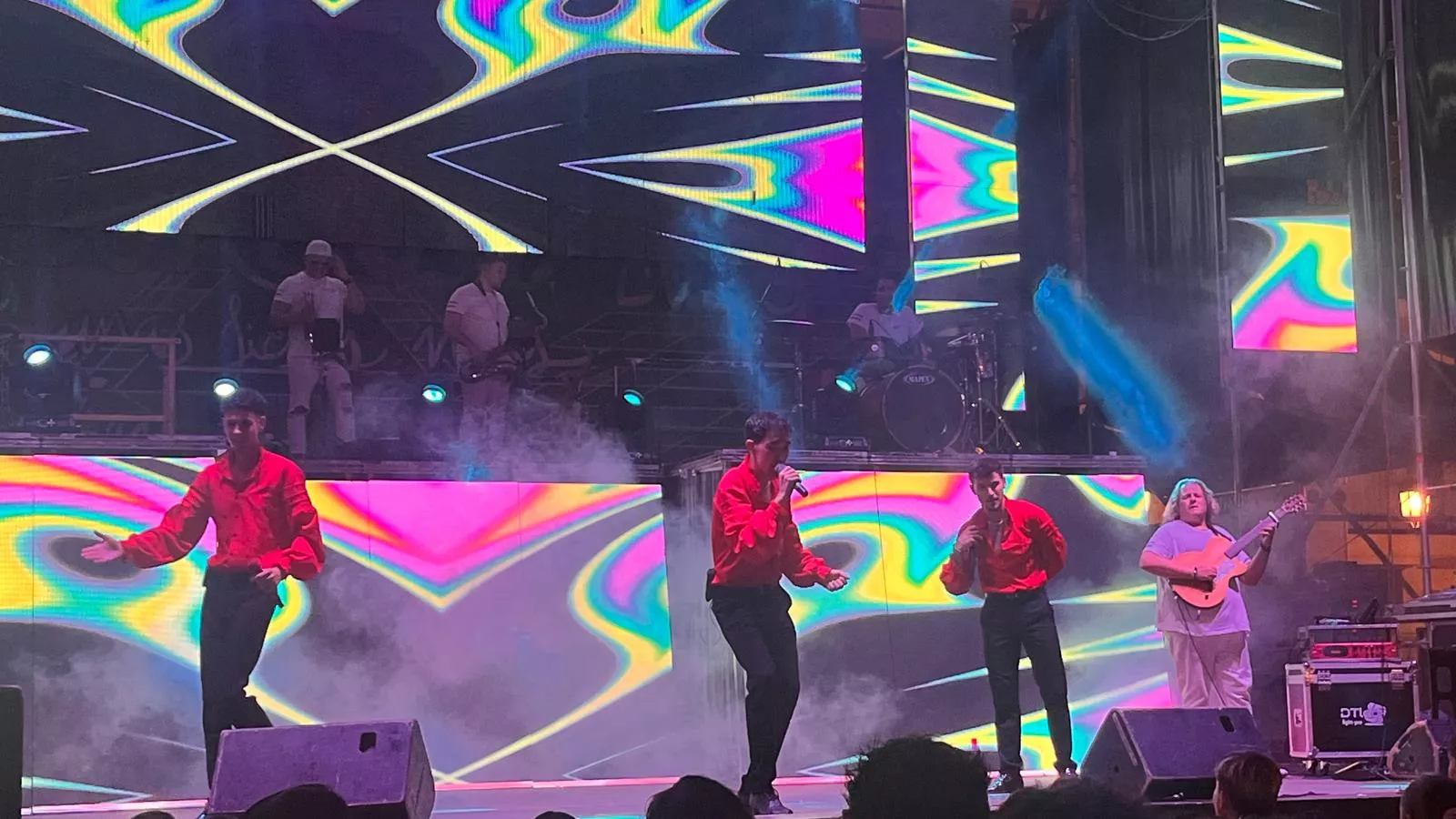 Actuación de la orquesta Nueva Alaska en las fiestas de San Lorenzo.