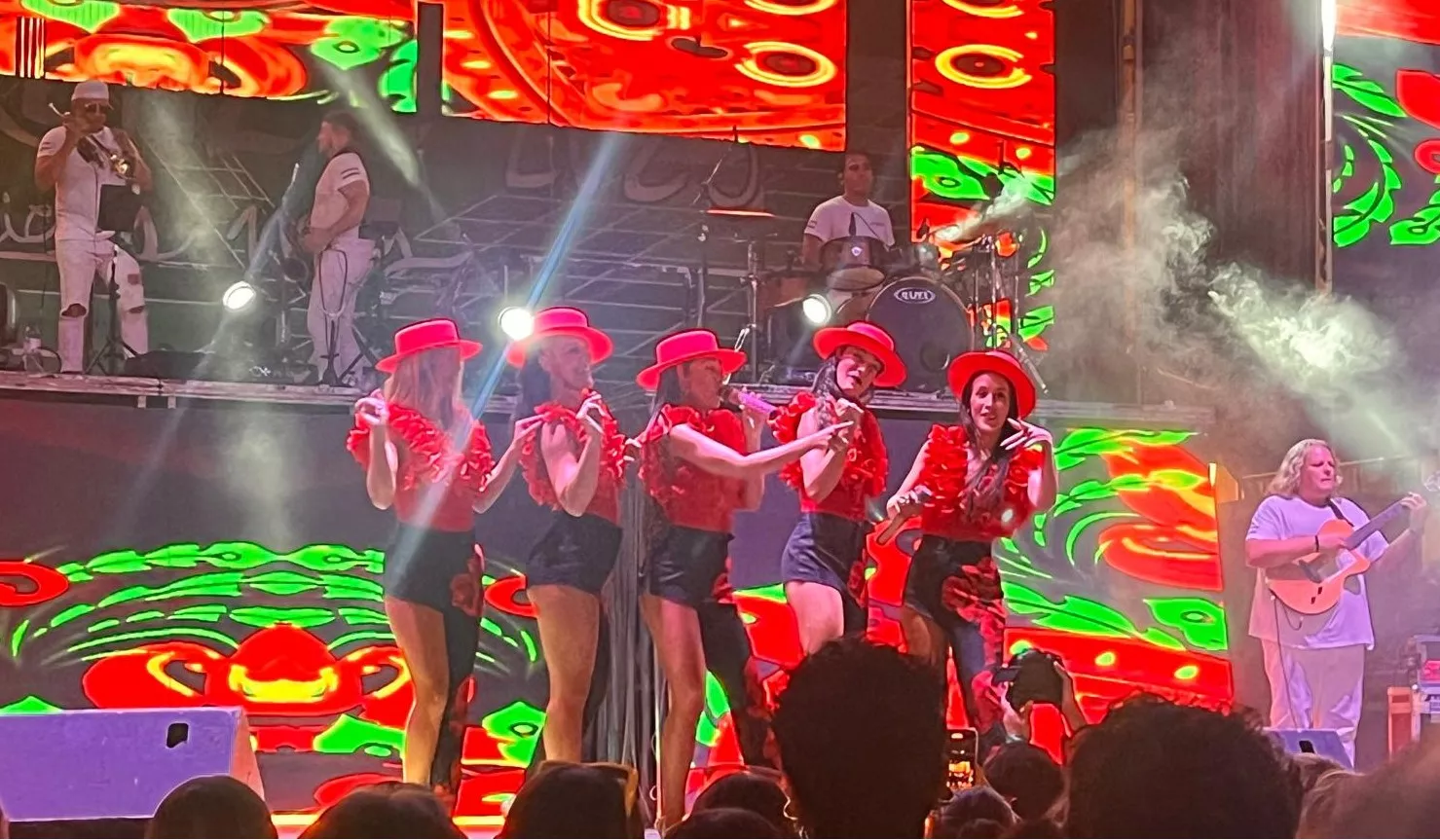 Actuación de la orquesta Nueva Alaska en las fiestas de San Lorenzo.