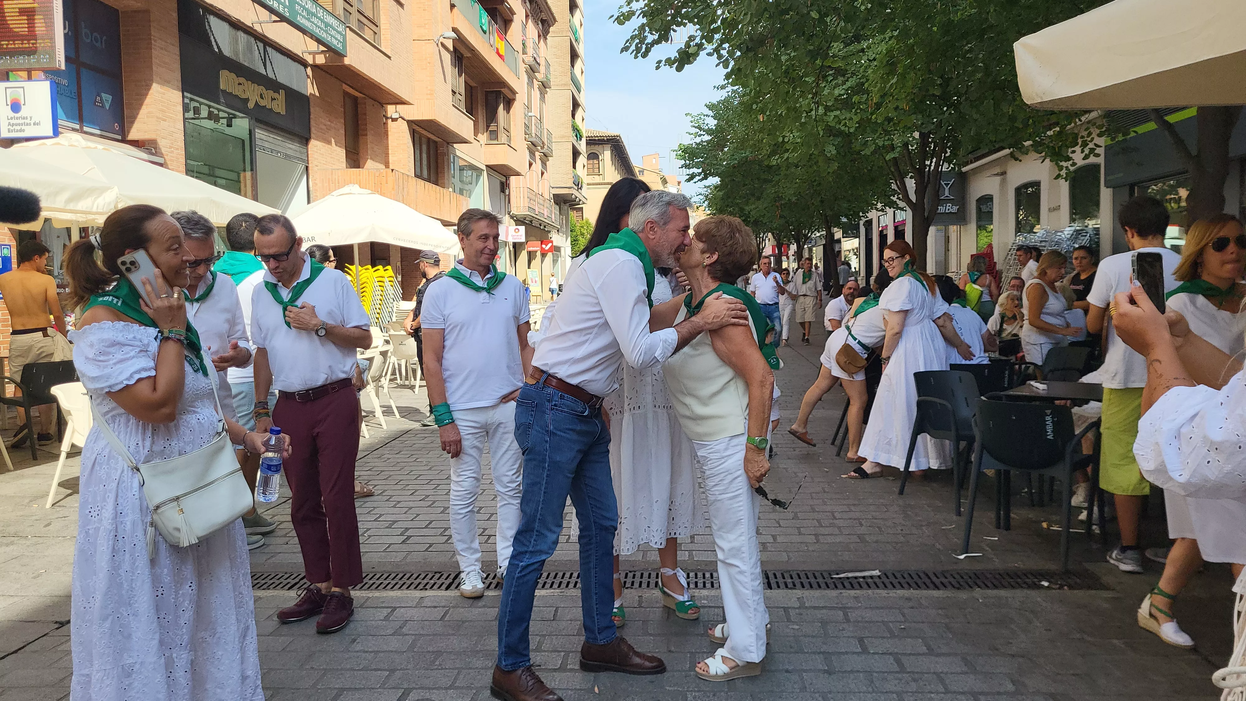 Visita del presidente Jorge Azcón a las fiestas de San Lorenzo. Foto Mercedes Manterola