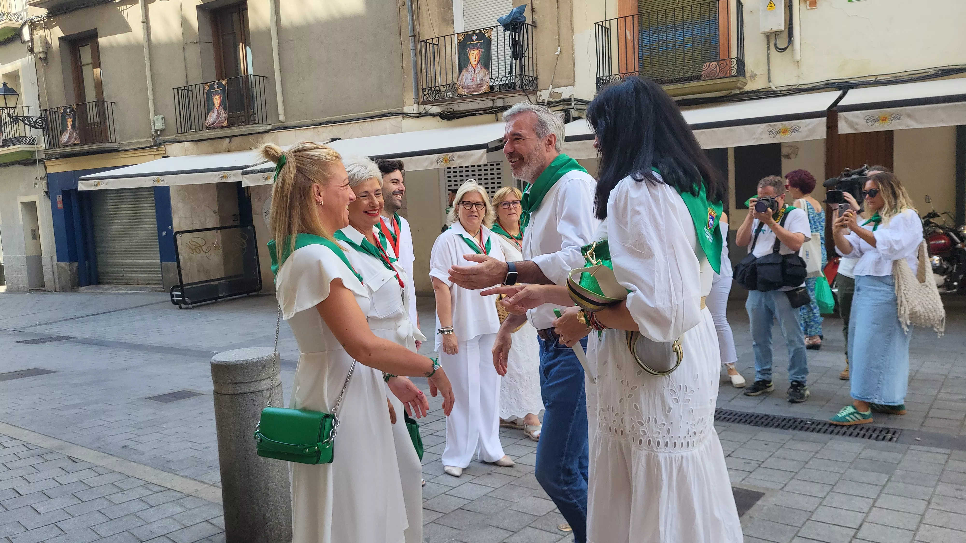 Visita del presidente Jorge Azcón a las fiestas de San Lorenzo. Foto Mercedes Manterola