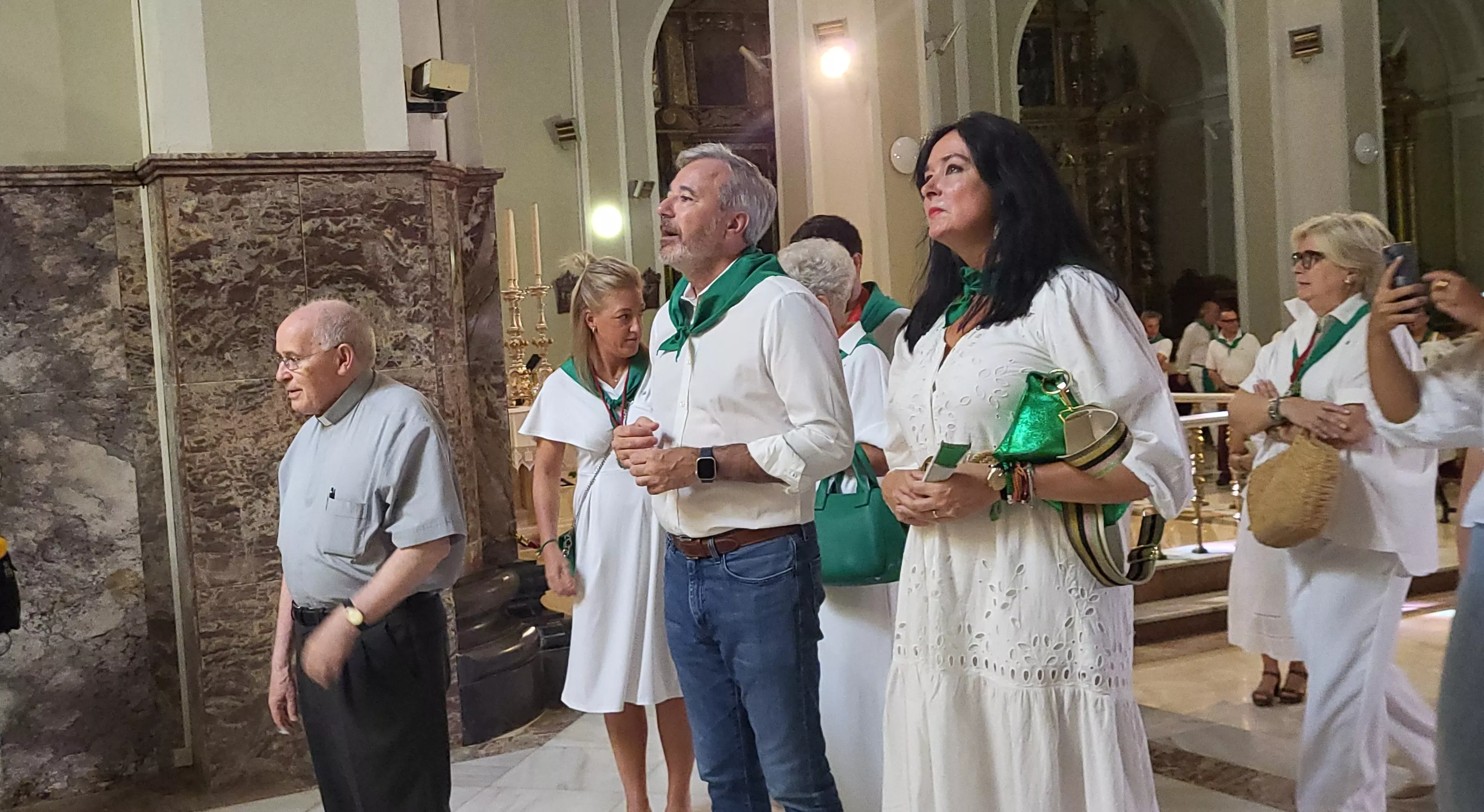 Visita del presidente Jorge Azcón a las fiestas de San Lorenzo. Foto Mercedes Manterola
