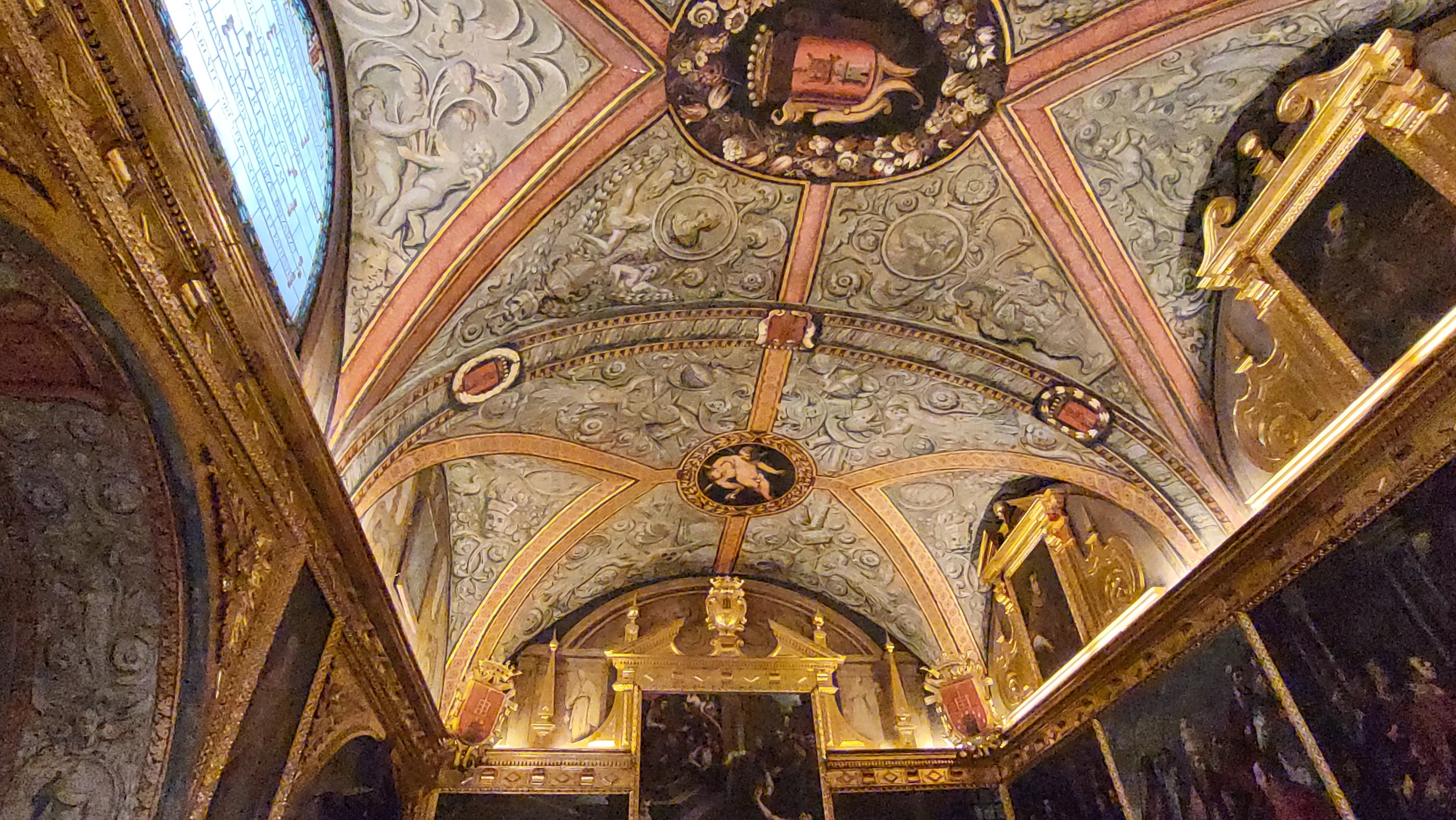 Visita del presidente Jorge Azcón a las fiestas de San Lorenzo. Foto Mercedes Manterola