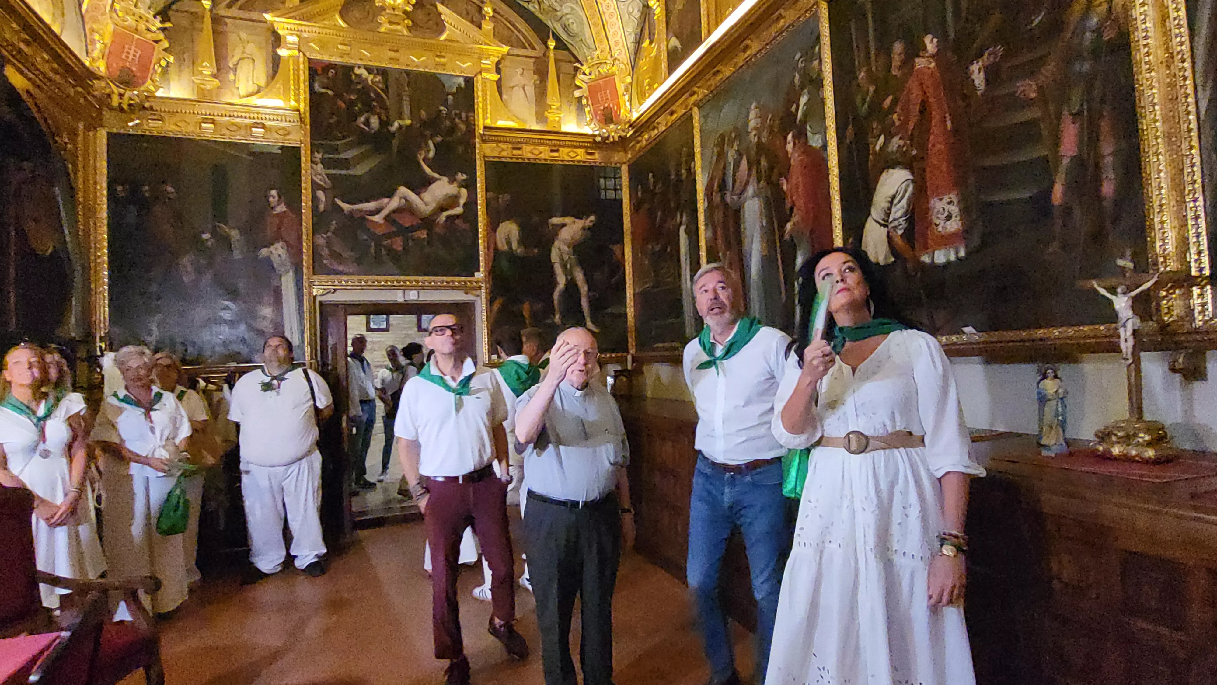 Visita del presidente Jorge Azcón a las fiestas de San Lorenzo. Foto Mercedes Manterola