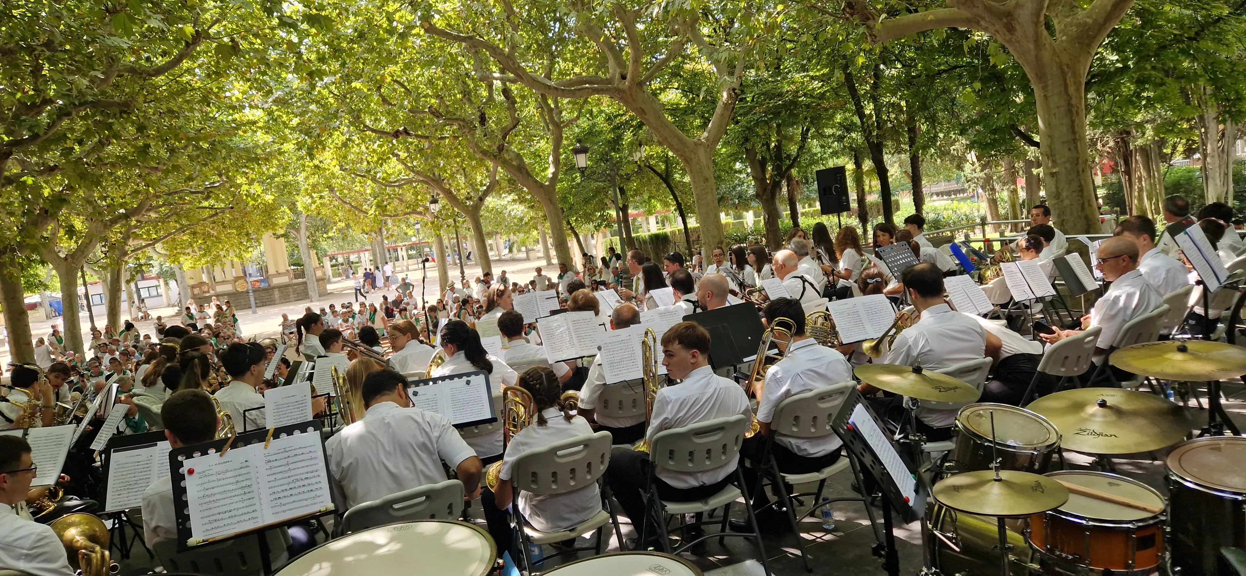Actuación de la Banda de Música de Huesca en su 40 aniversario en las fiestas de San Lorenzo 2025. Foto Myriam Martínez