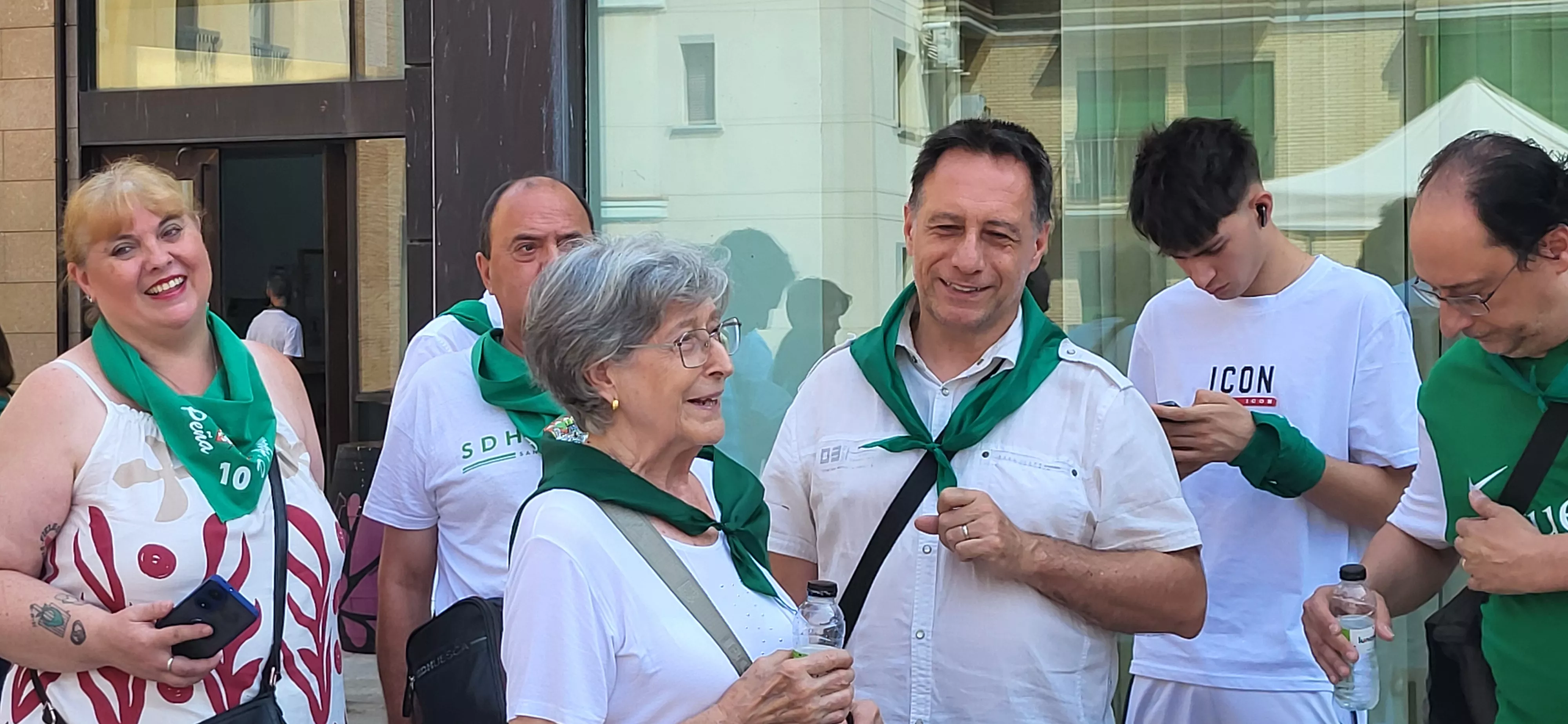 Acto laurentino de reconocimiento a los oscenses en el exterior. Foto Mercedes Manterola