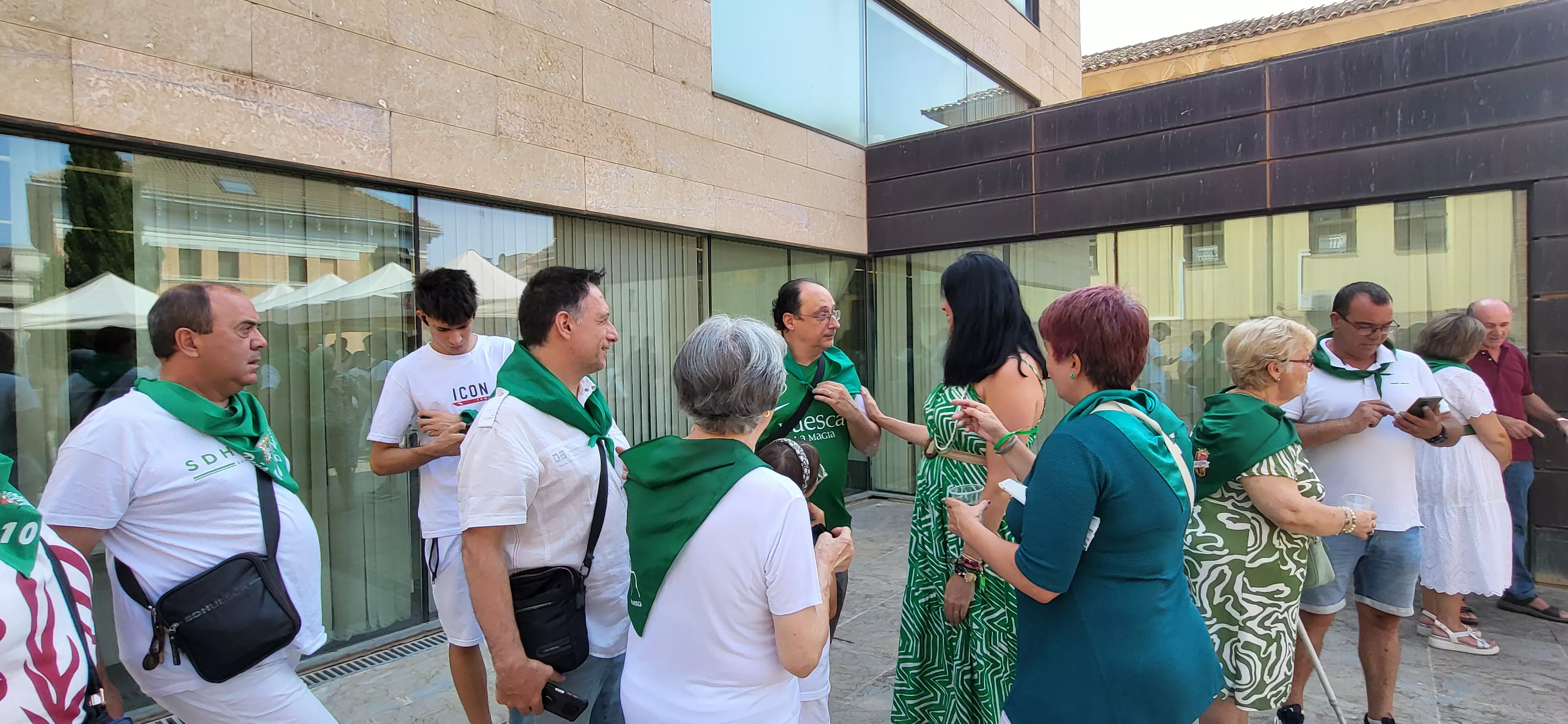Acto laurentino de reconocimiento a los oscenses en el exterior. Foto Mercedes Manterola