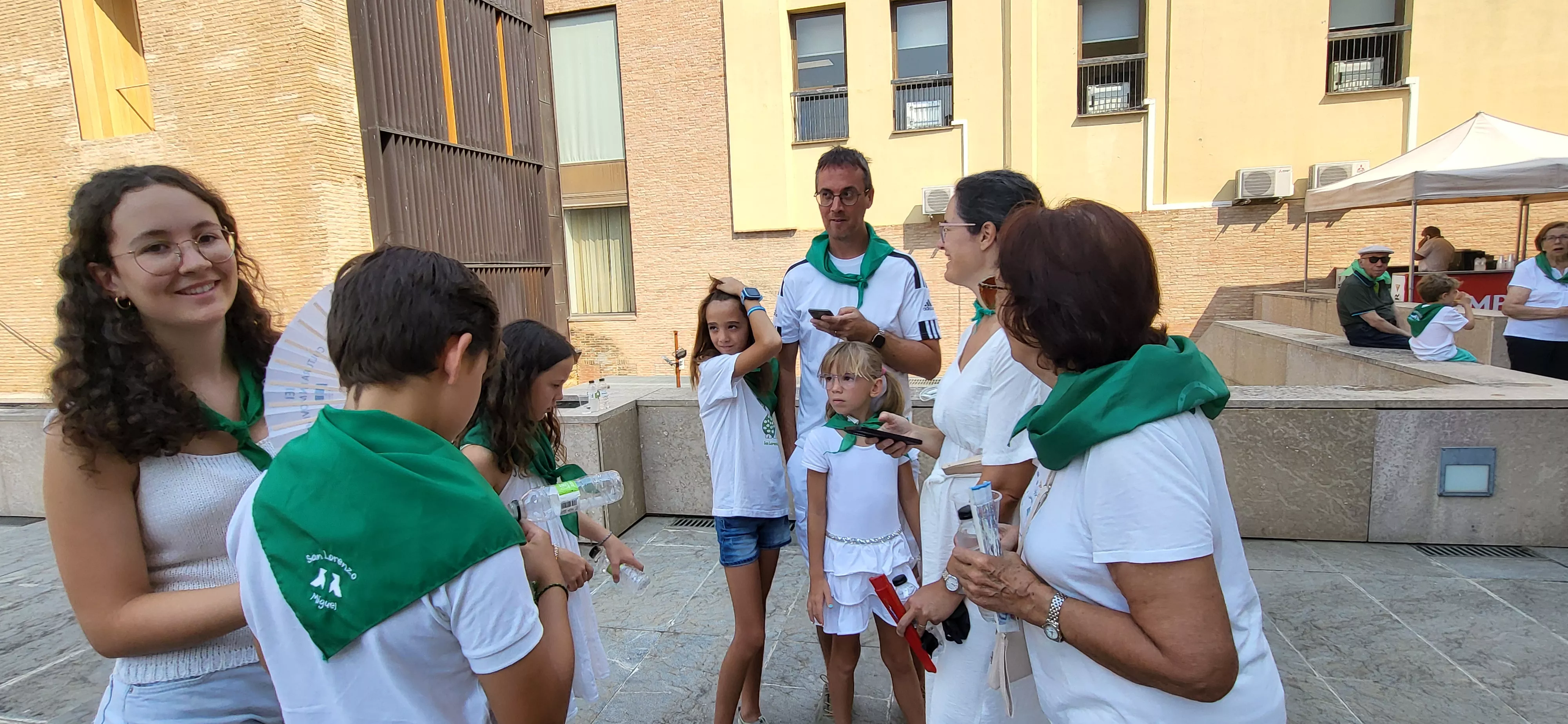 Acto laurentino de reconocimiento a los oscenses en el exterior. Foto Mercedes Manterola
