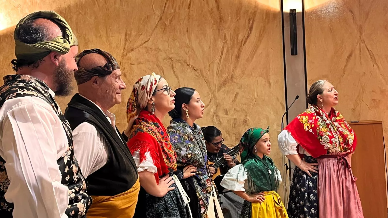 Acto laurentino de reconocimiento a los oscenses en el exterior. Foto Mercedes Manterola