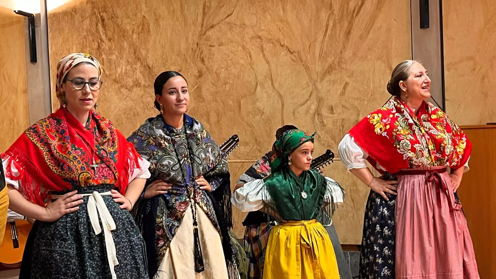 Acto laurentino de reconocimiento a los oscenses en el exterior. Foto Mercedes Manterola