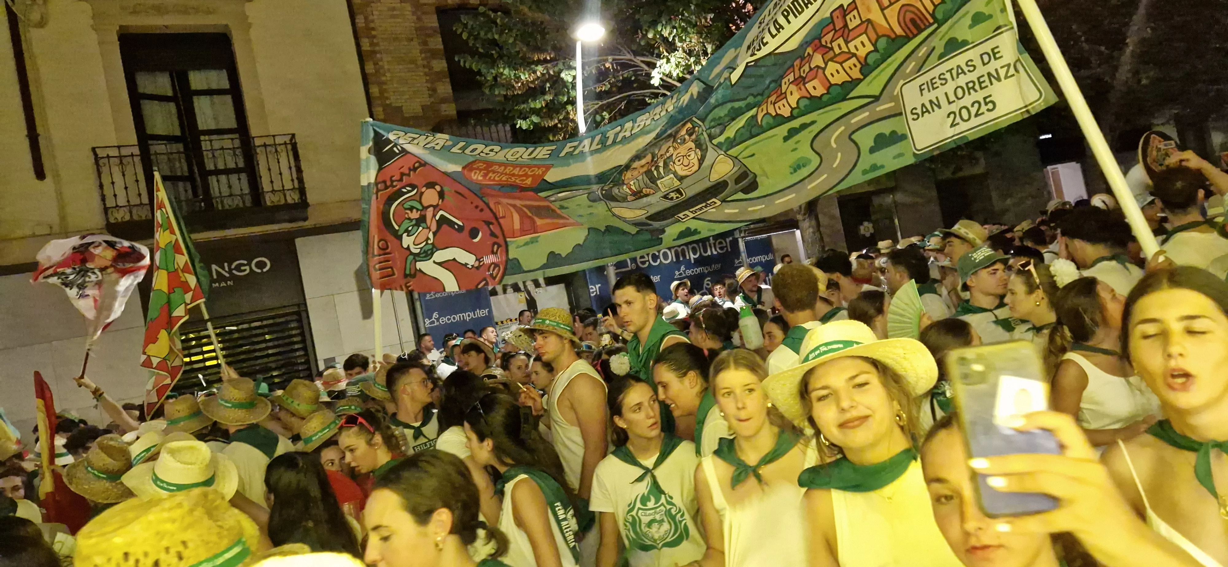 Salida de las peñas. Foto Myriam Martínez