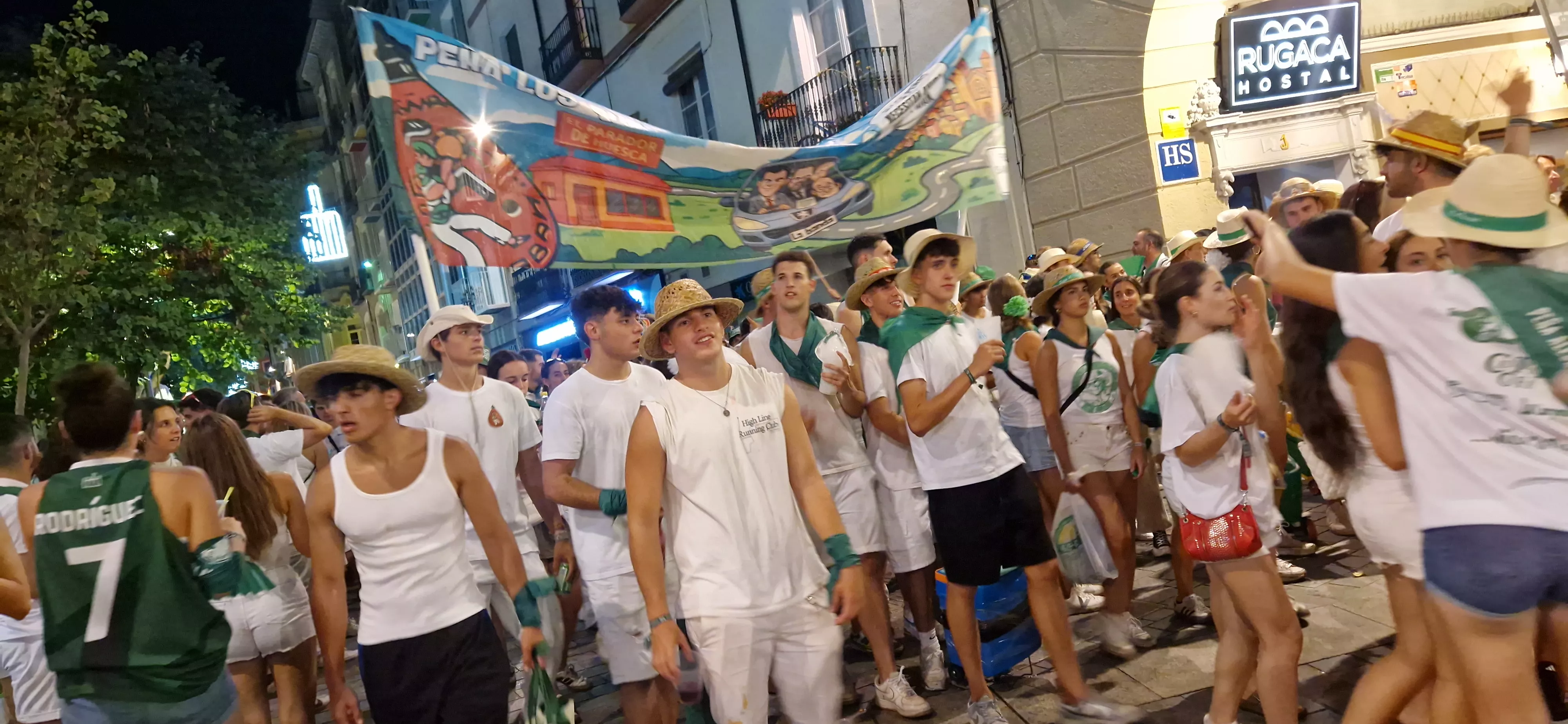 Salida de las peñas. Foto Myriam Martínez