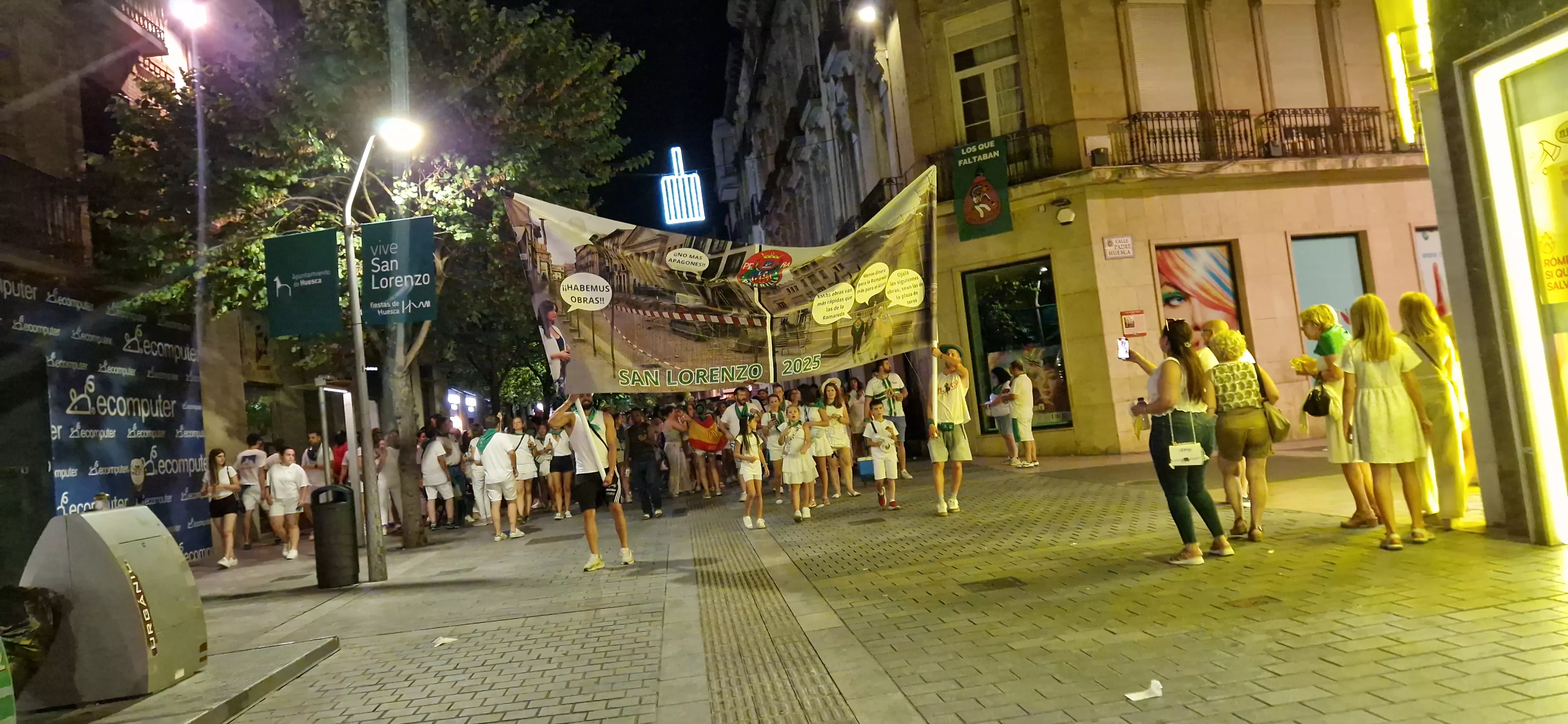 Salida de las peñas. Foto Myriam Martínez