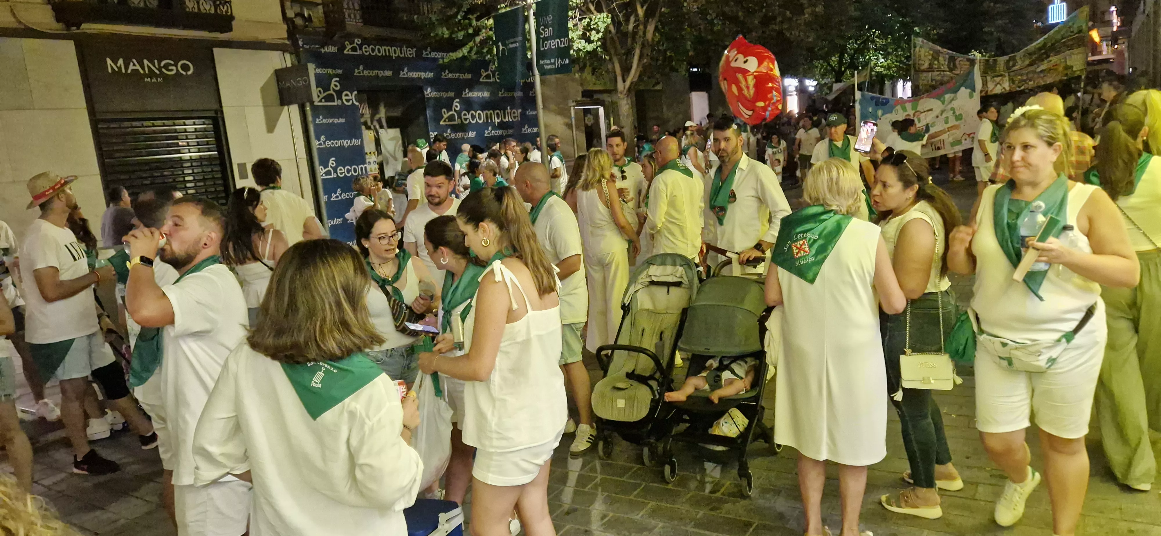 Salida de las peñas. Foto Myriam Martínez