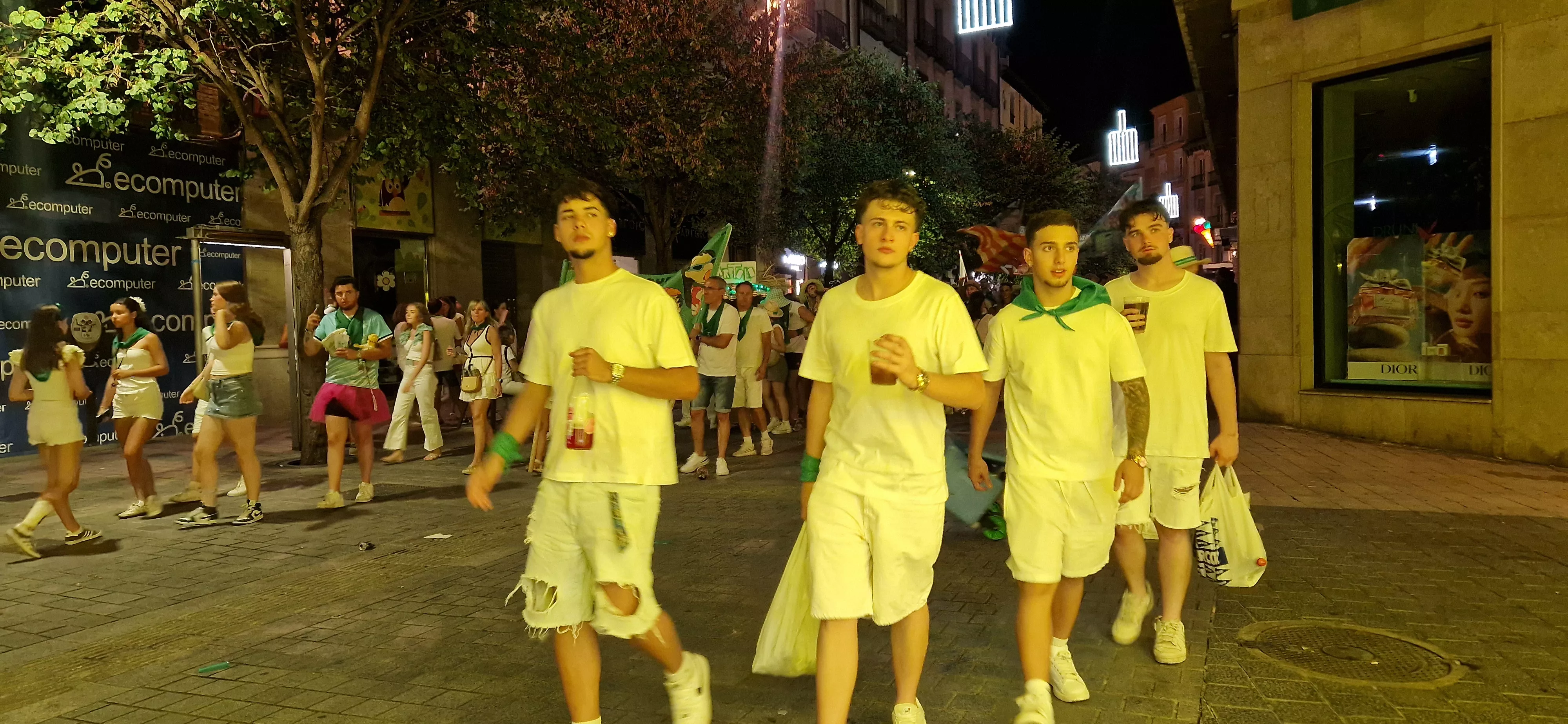 Salida de las peñas. Foto Myriam Martínez