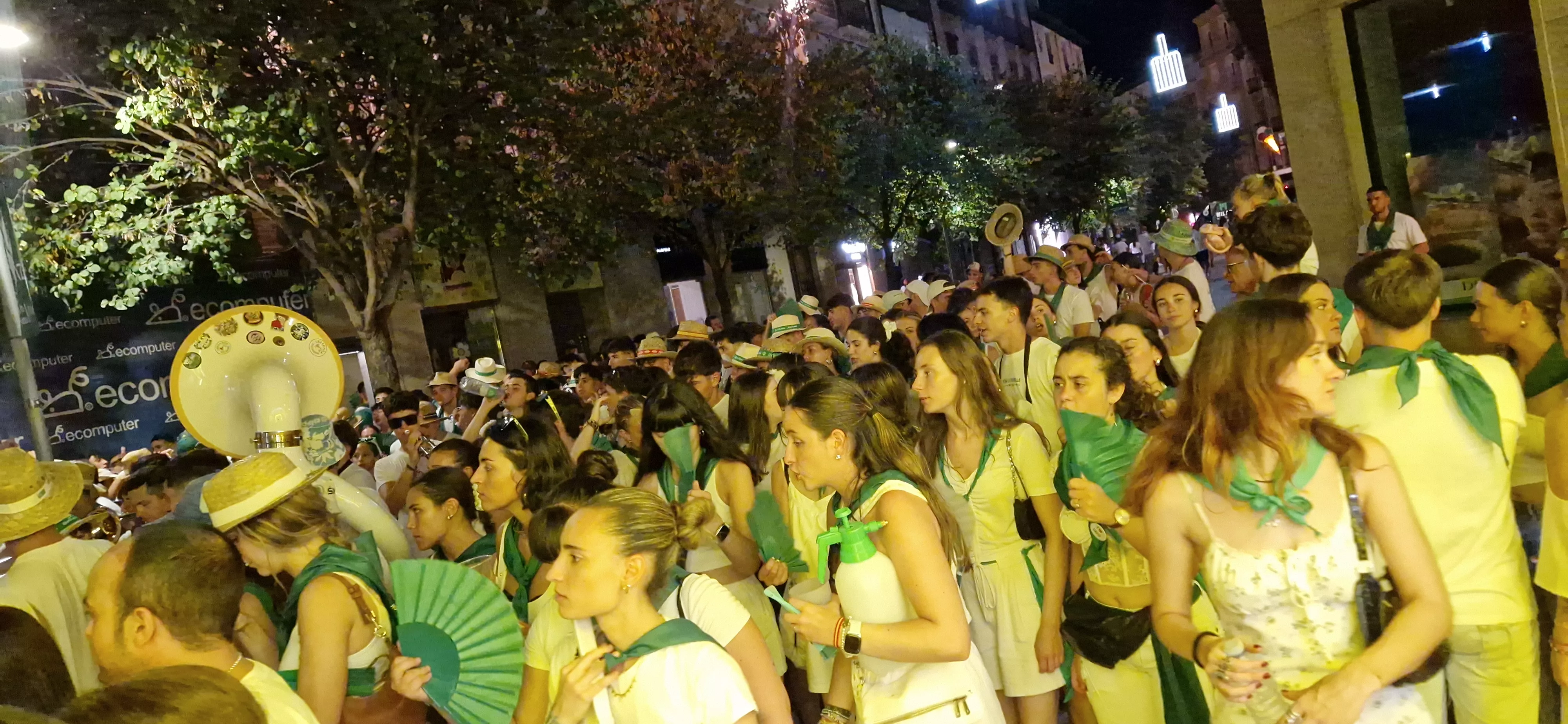 Salida de las peñas. Foto Myriam Martínez