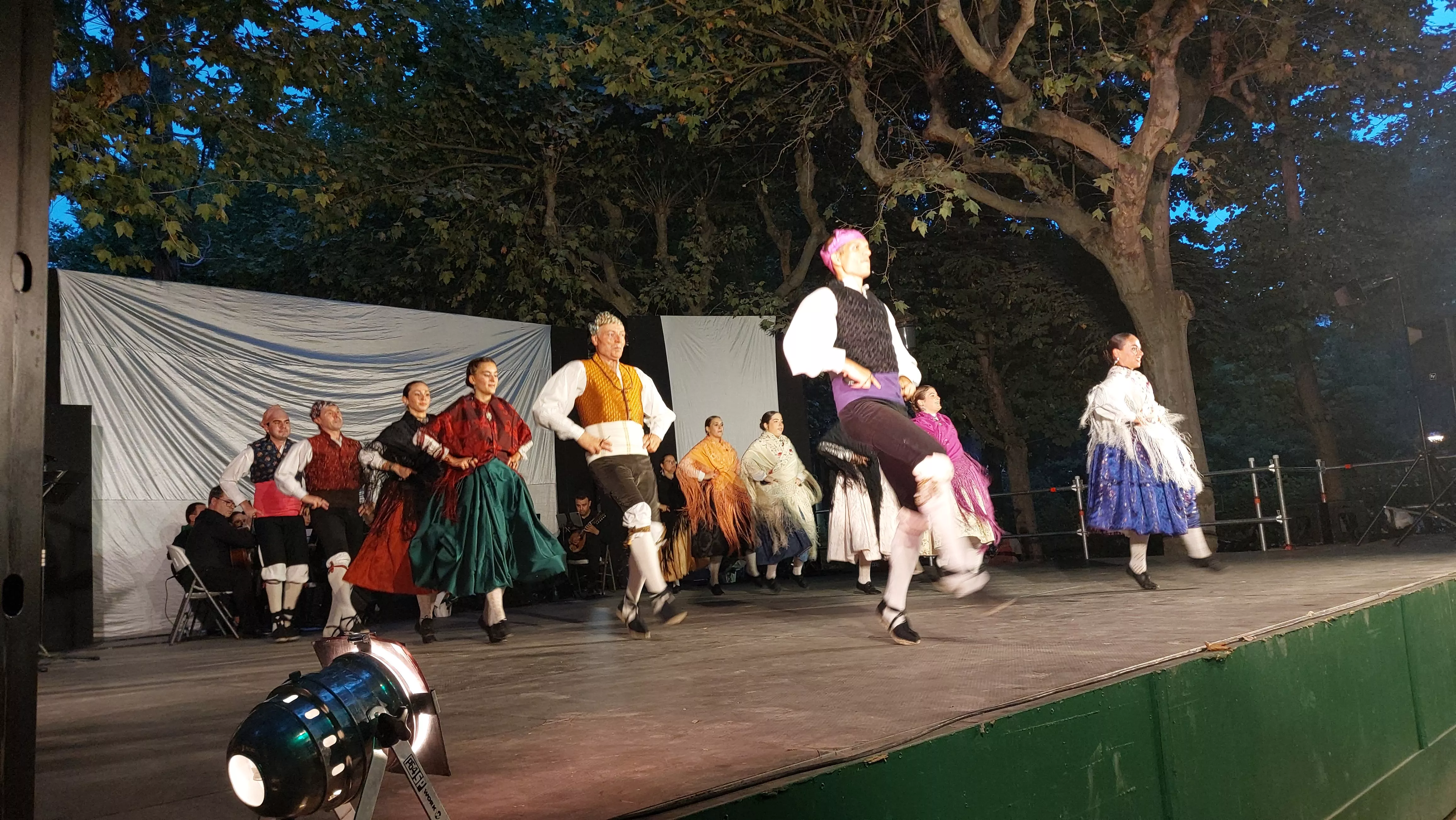  Grupo Folklórico San Lorenzo en el Parque Miguel Servet