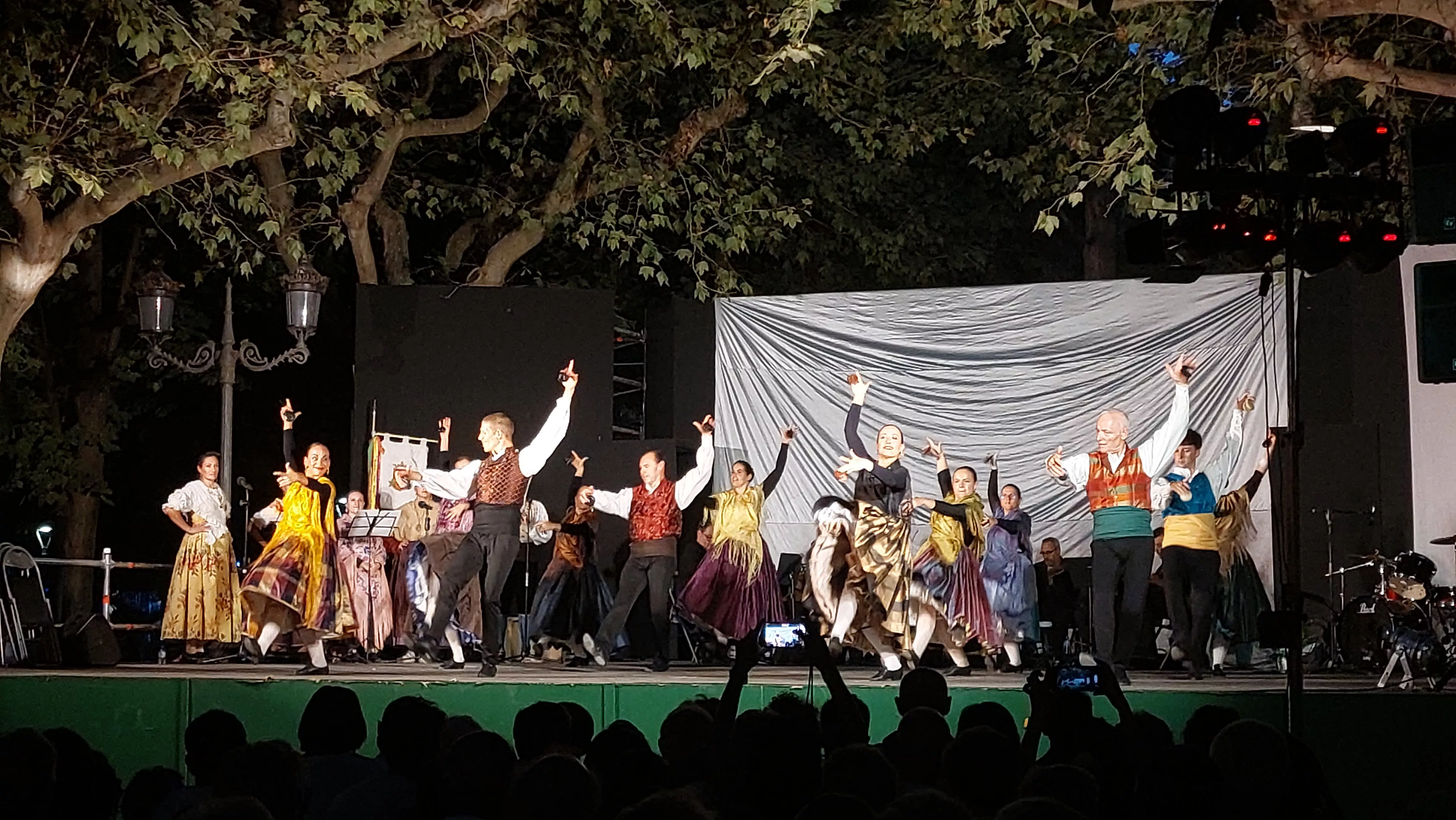  Grupo Folklórico San Lorenzo en el Parque Miguel Servet