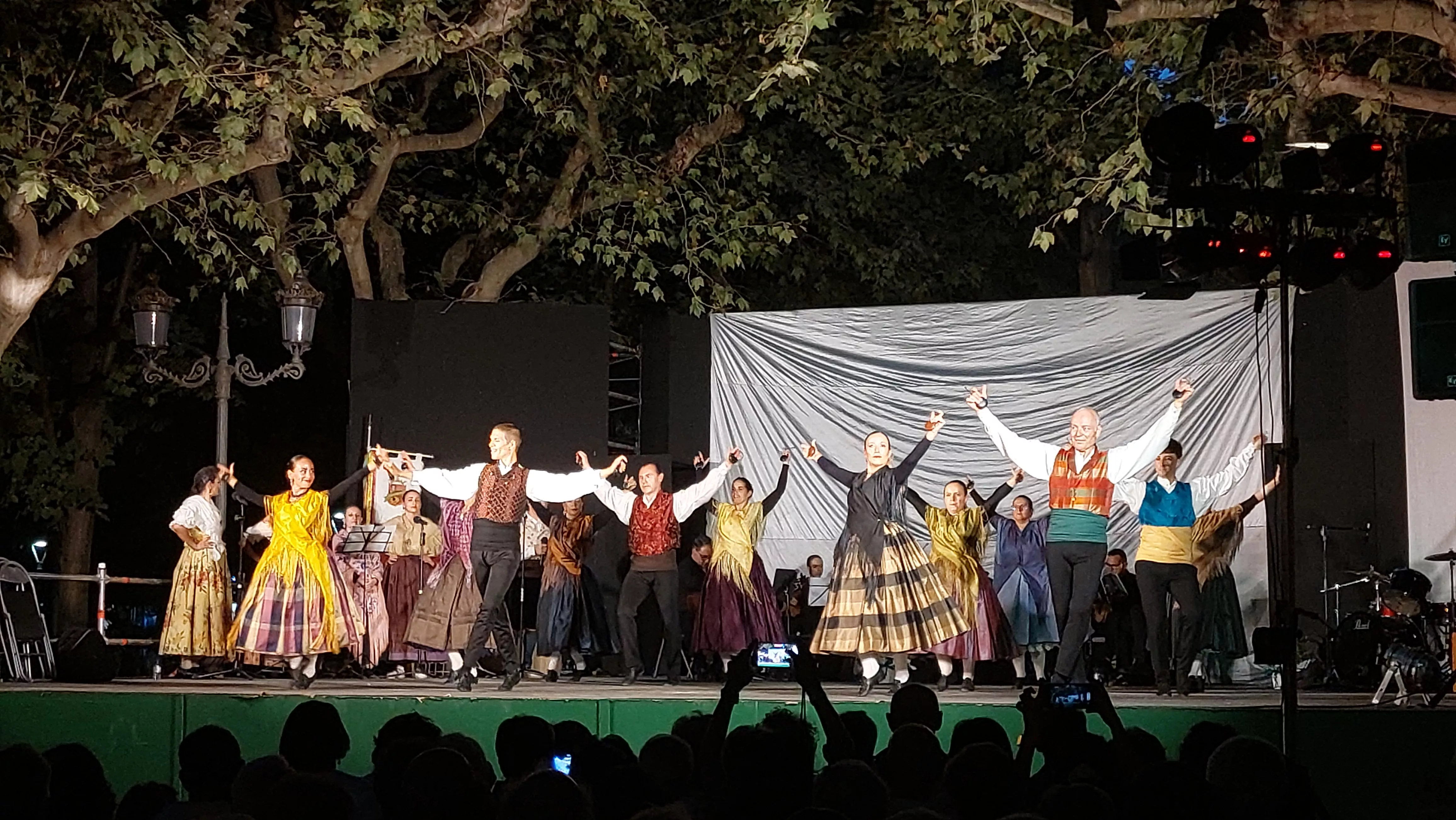  Grupo Folklórico San Lorenzo en el Parque Miguel Servet
