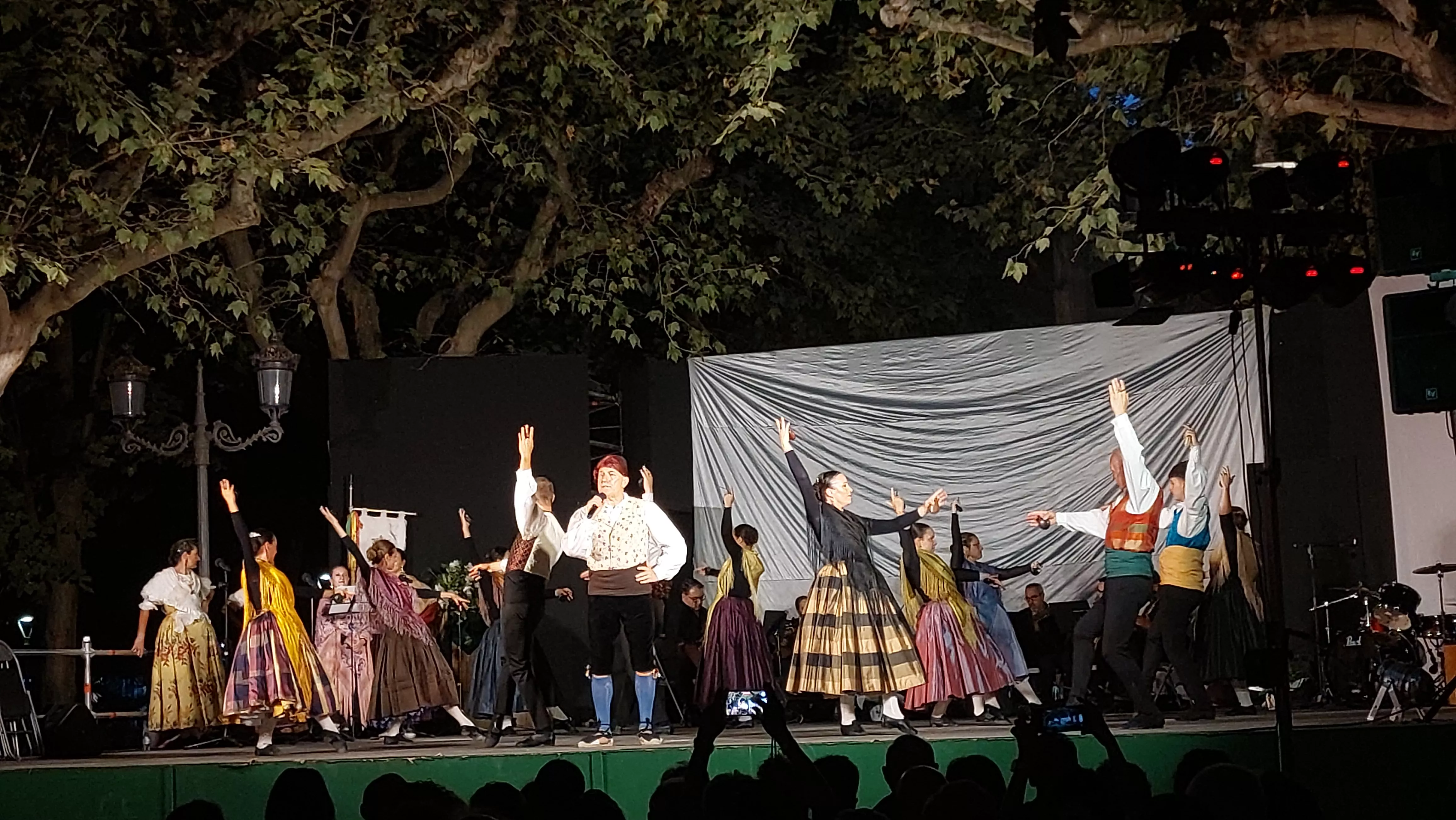  Grupo Folklórico San Lorenzo en el Parque Miguel Servet