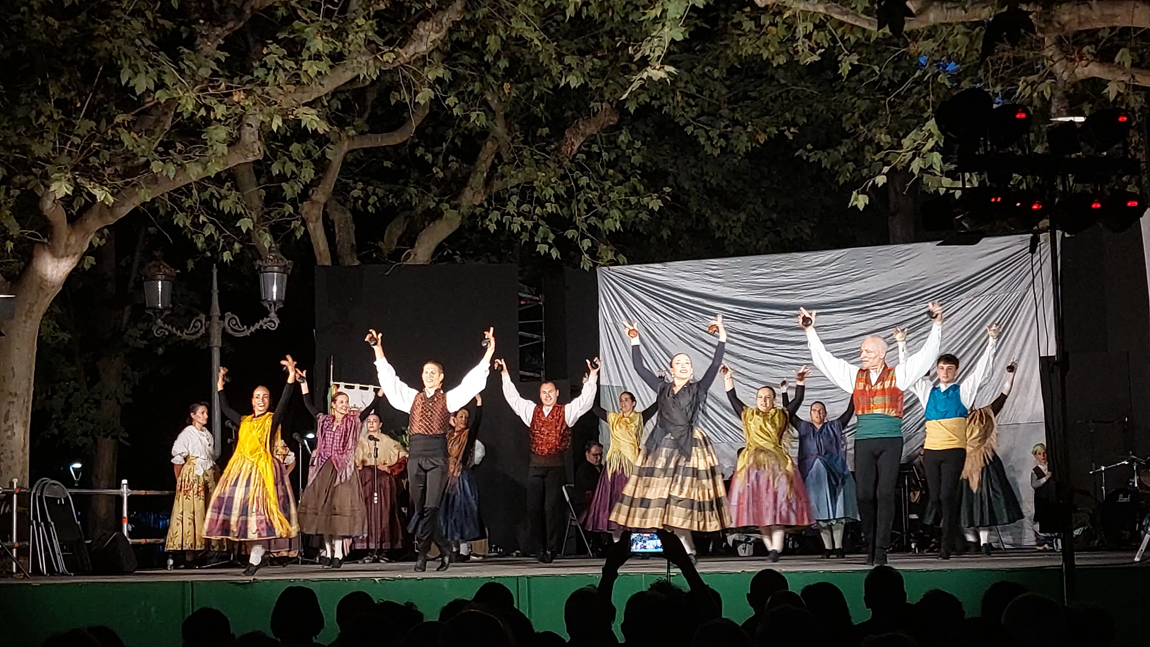  Grupo Folklórico San Lorenzo en el Parque Miguel Servet
