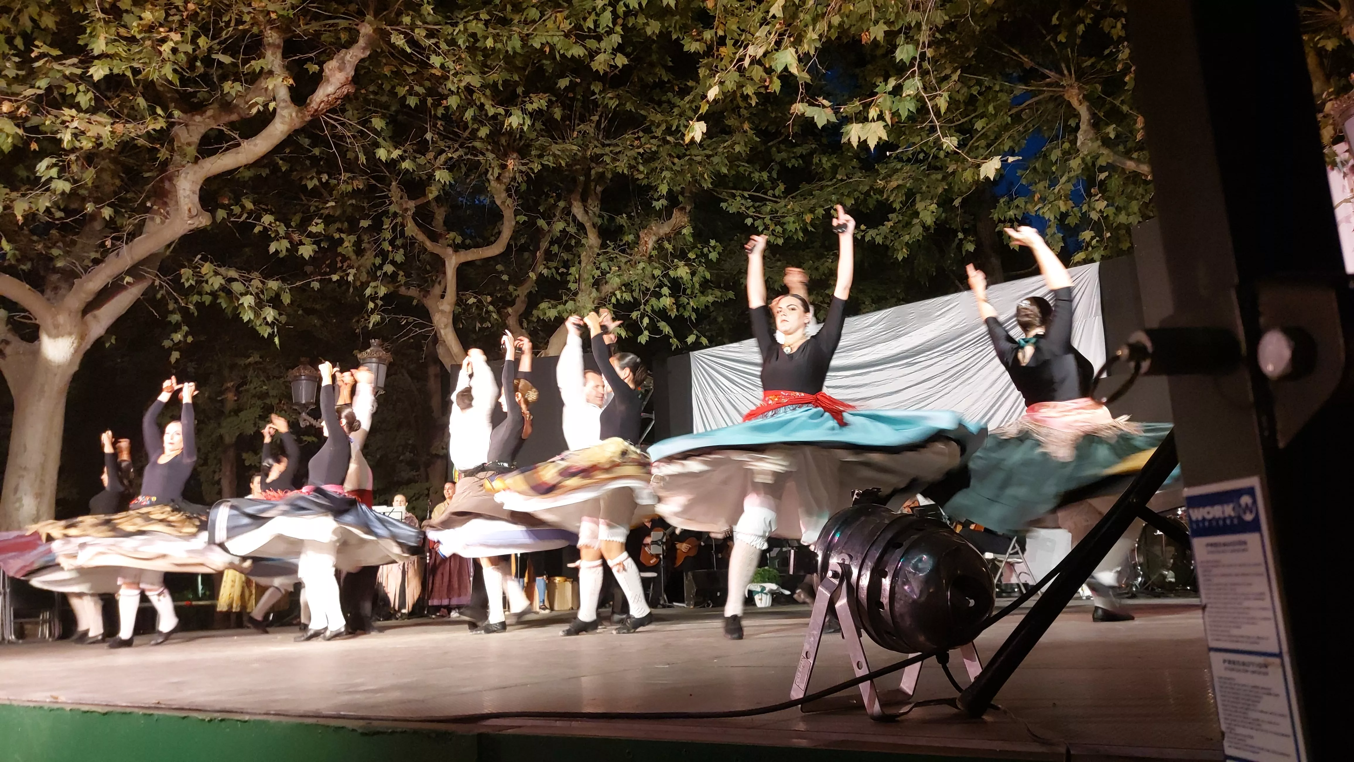  Grupo Folklórico San Lorenzo en el Parque Miguel Servet