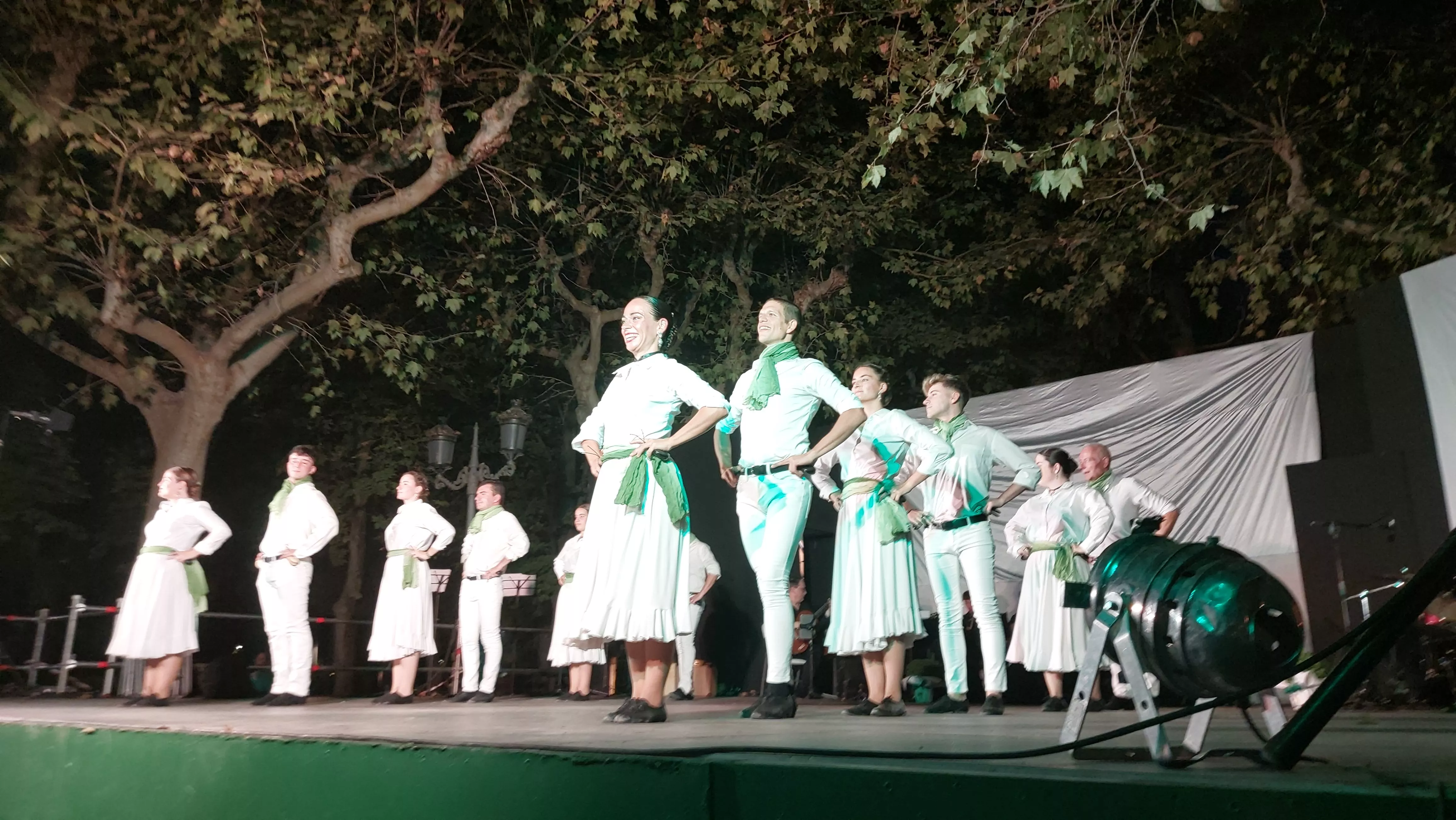  Grupo Folklórico San Lorenzo en el Parque Miguel Servet