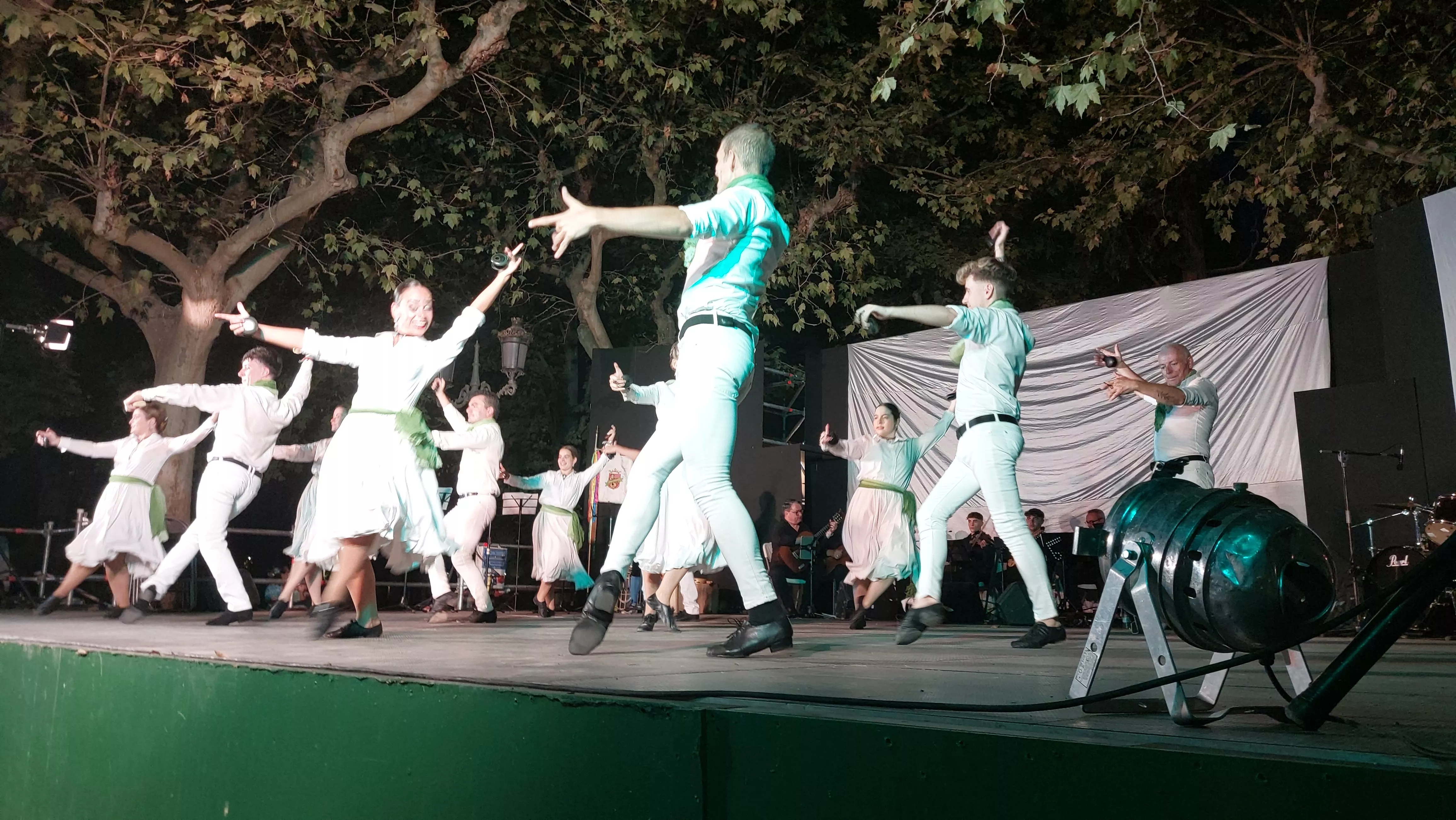  Grupo Folklórico San Lorenzo en el Parque Miguel Servet