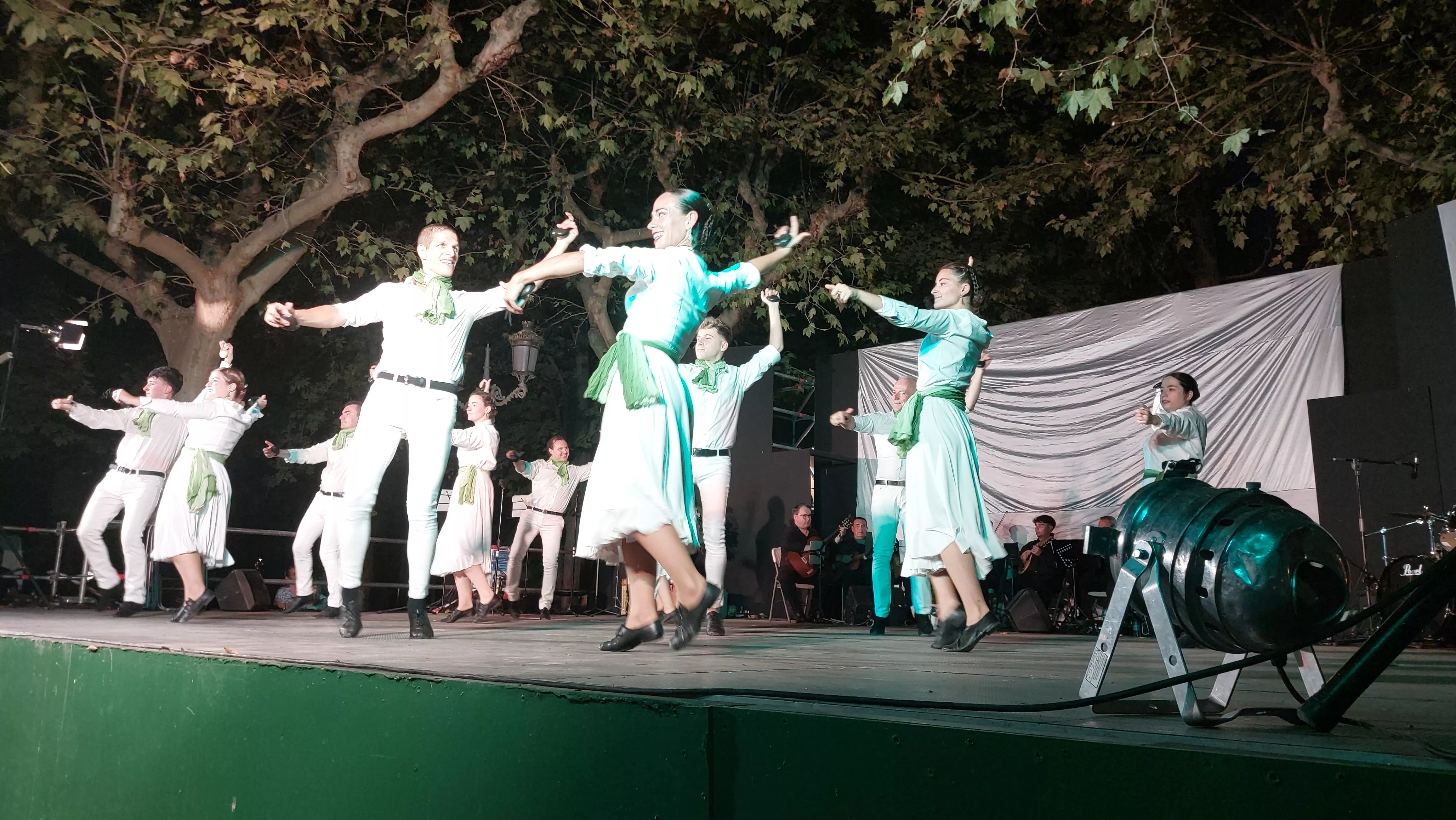  Grupo Folklórico San Lorenzo en el Parque Miguel Servet