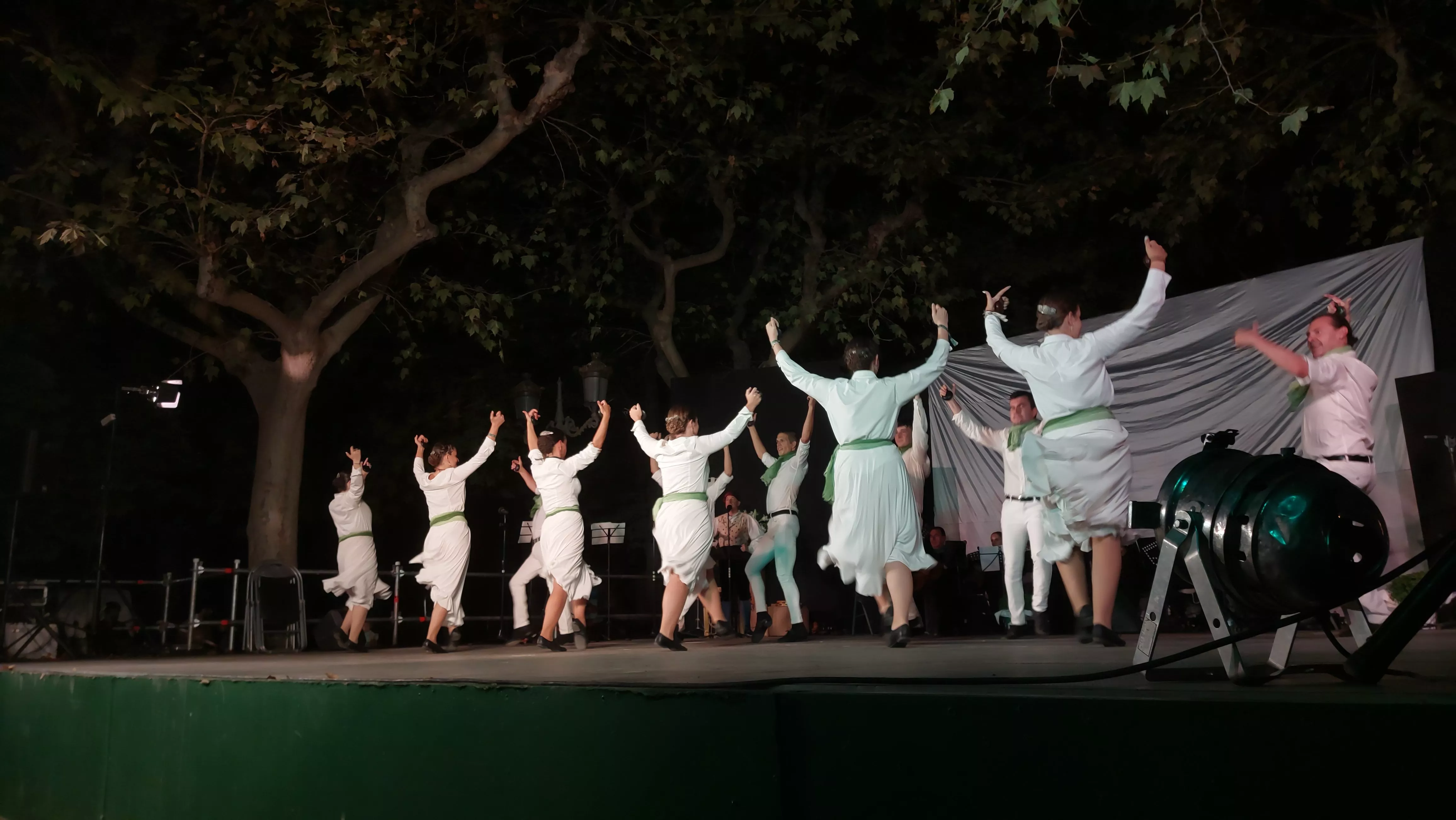  Grupo Folklórico San Lorenzo en el Parque Miguel Servet
