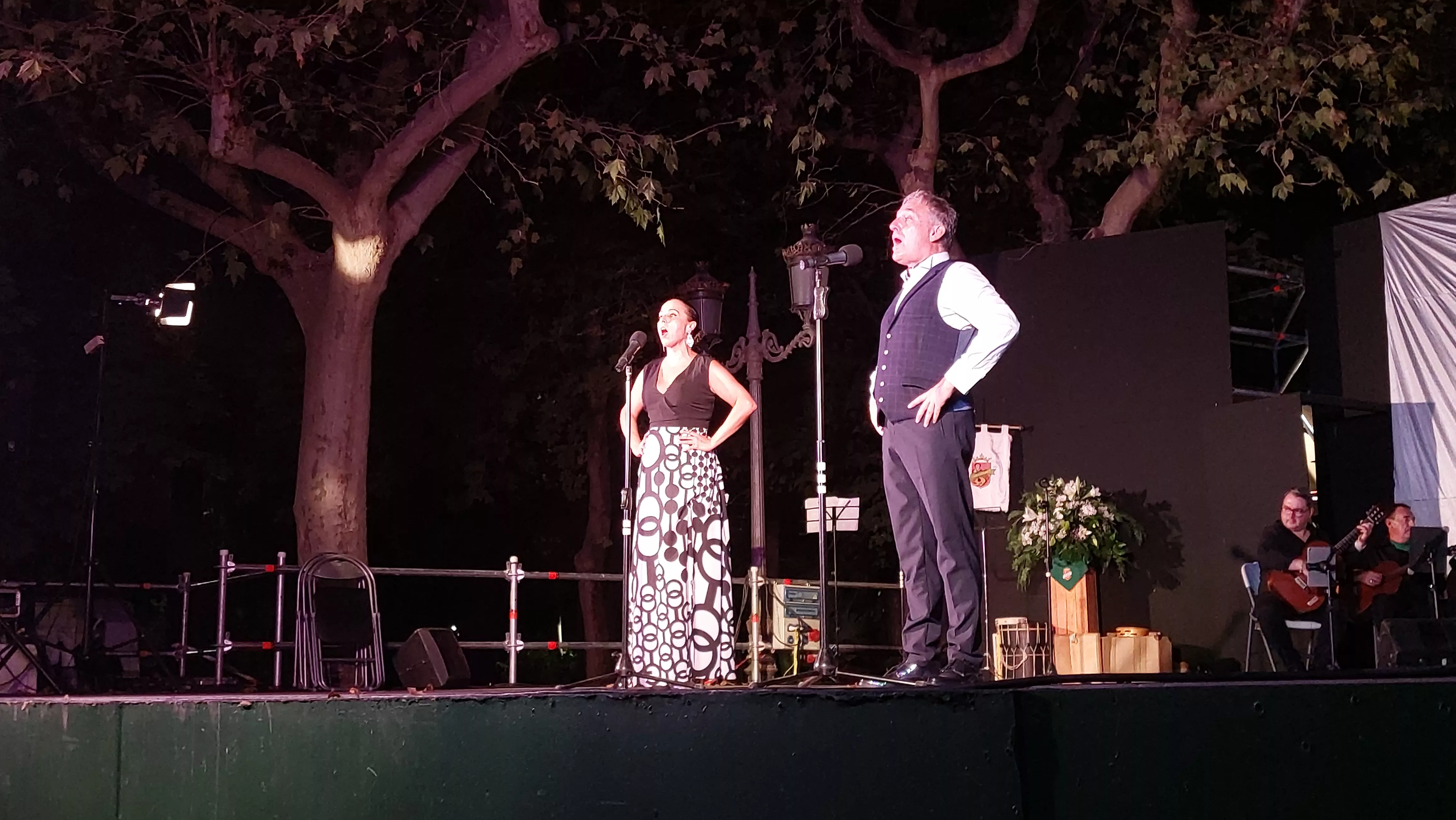  Grupo Folklórico San Lorenzo en el Parque Miguel Servet