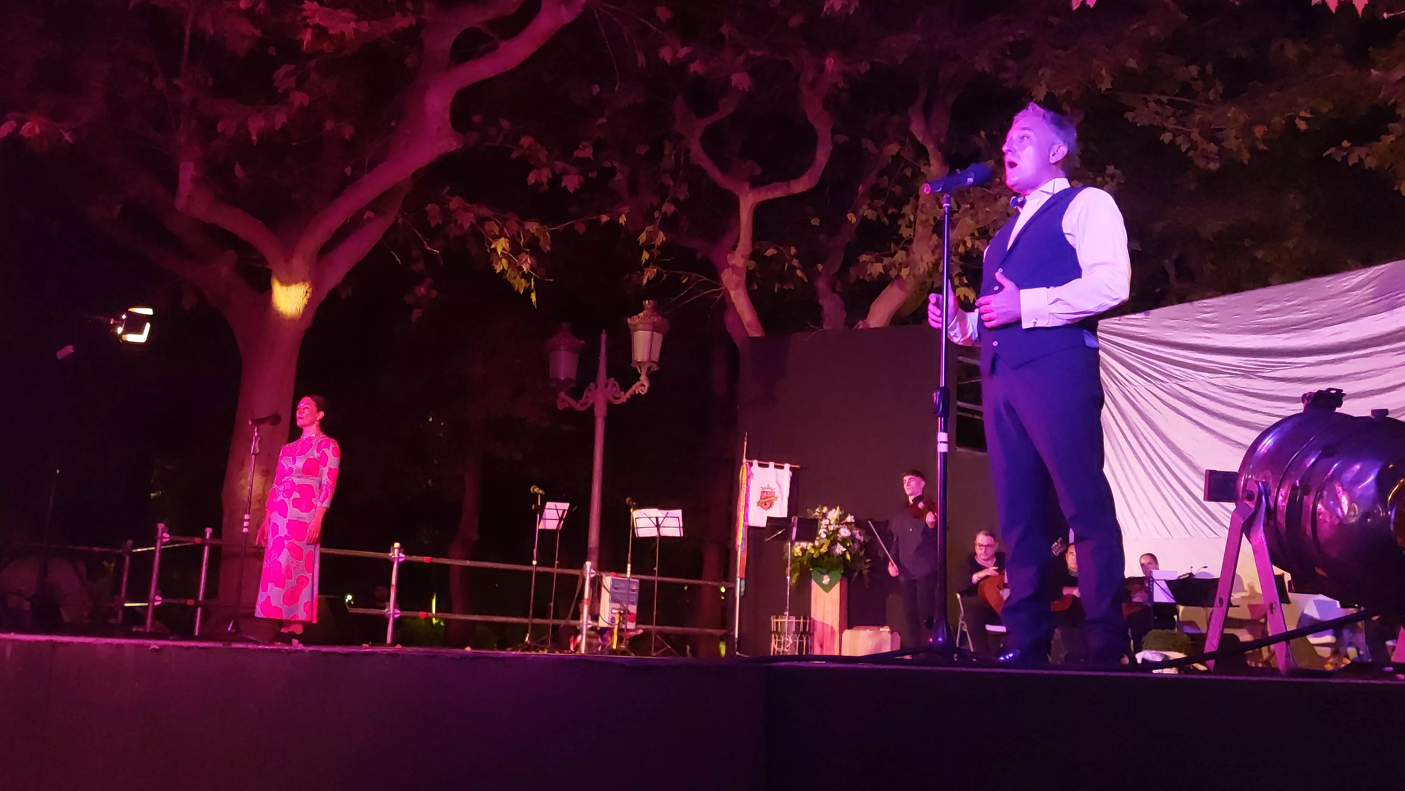  Grupo Folklórico San Lorenzo en el Parque Miguel Servet