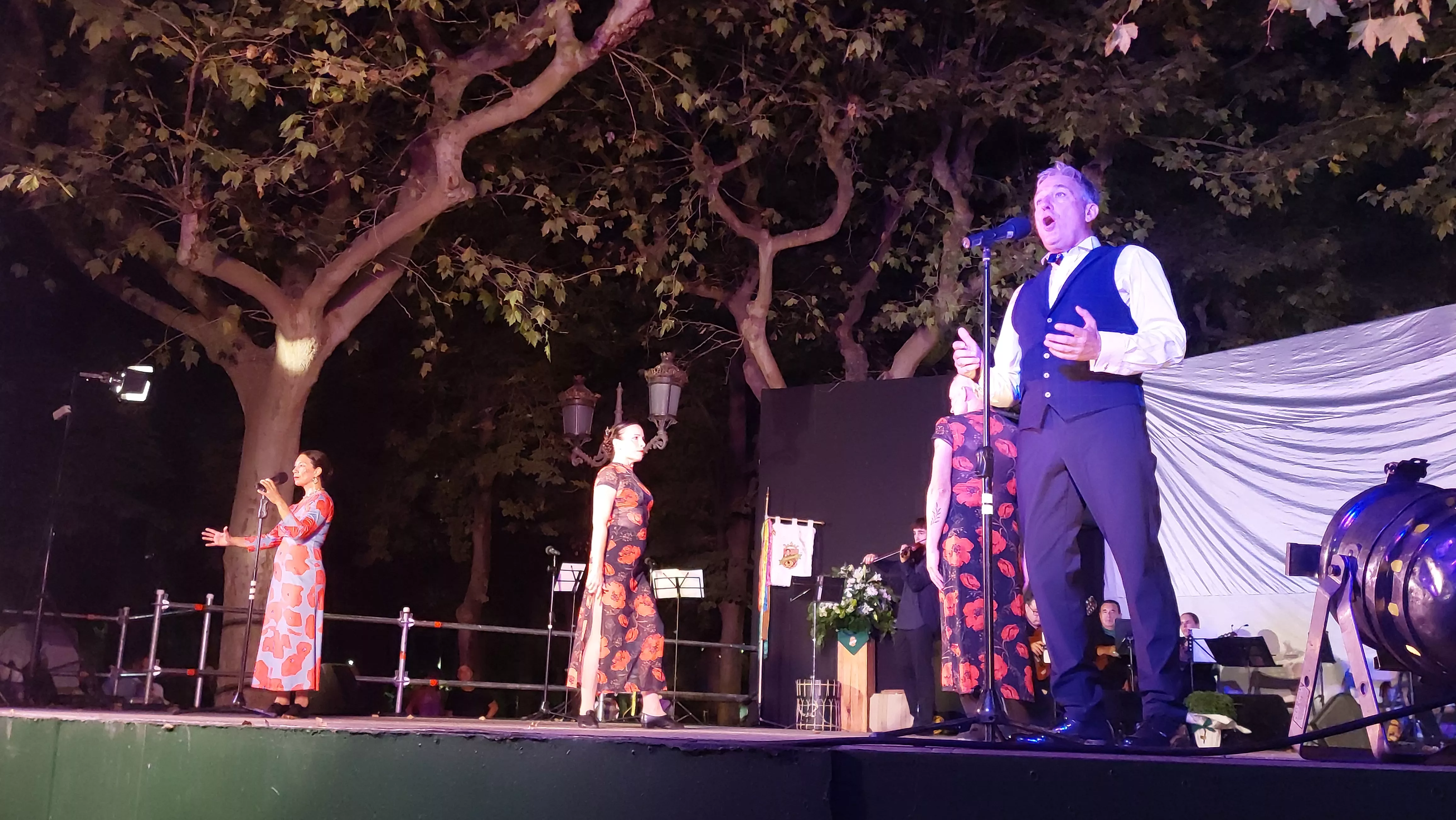  Grupo Folklórico San Lorenzo en el Parque Miguel Servet