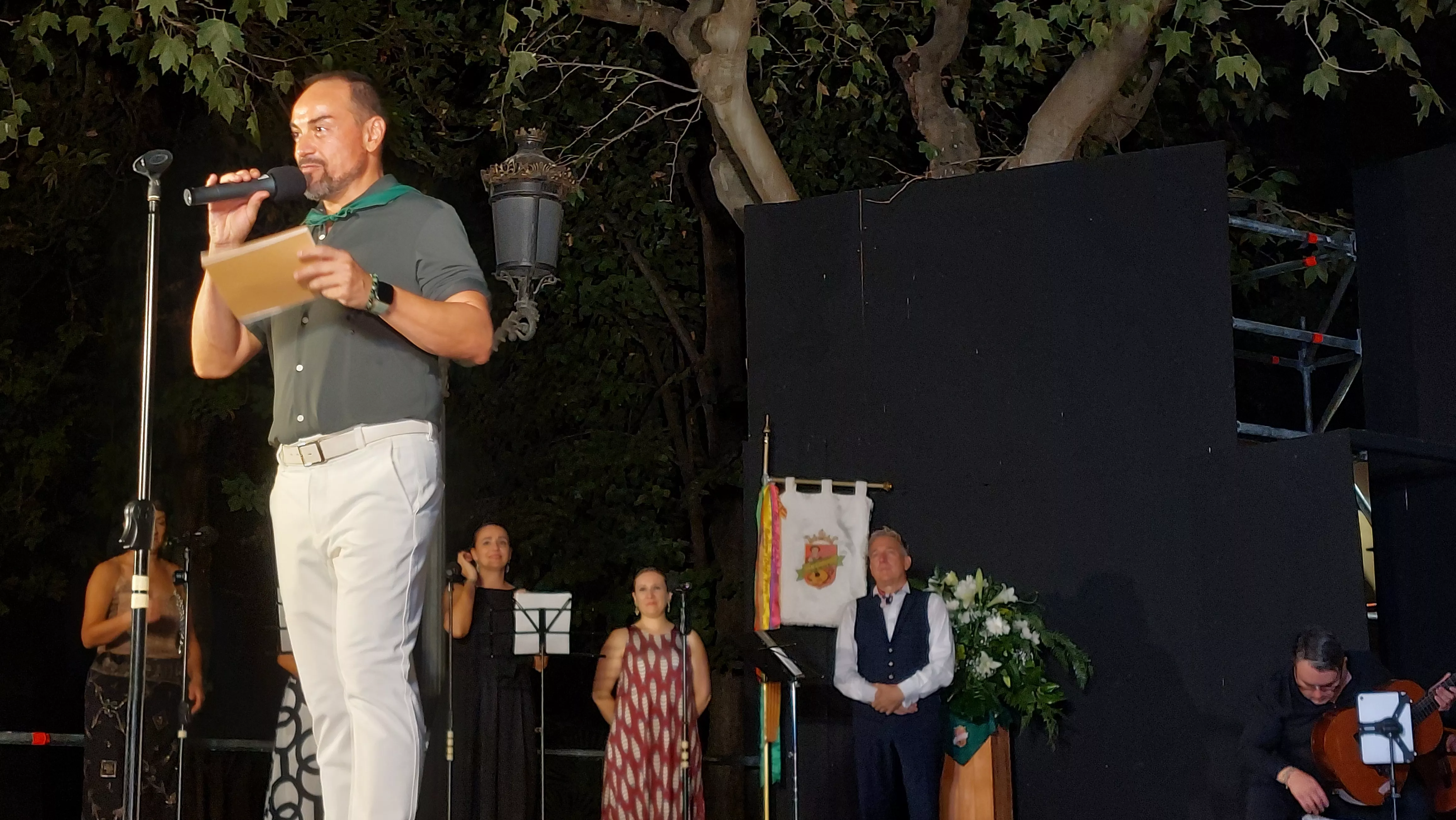  Grupo Folklórico San Lorenzo en el Parque Miguel Servet