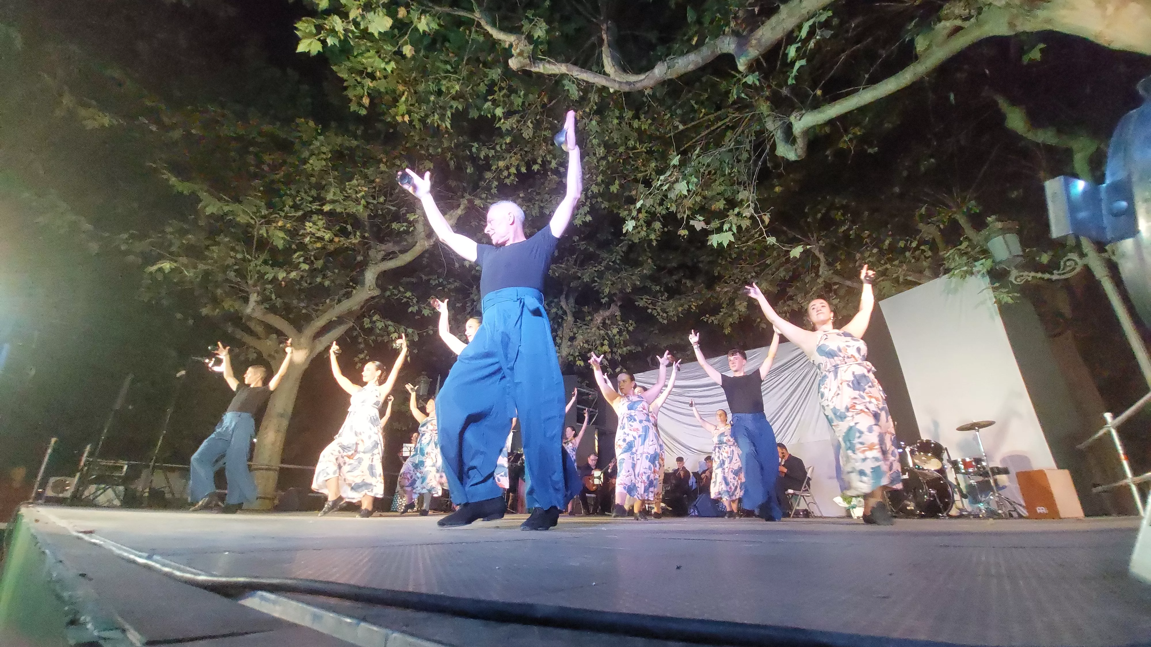  Grupo Folklórico San Lorenzo en el Parque Miguel Servet
