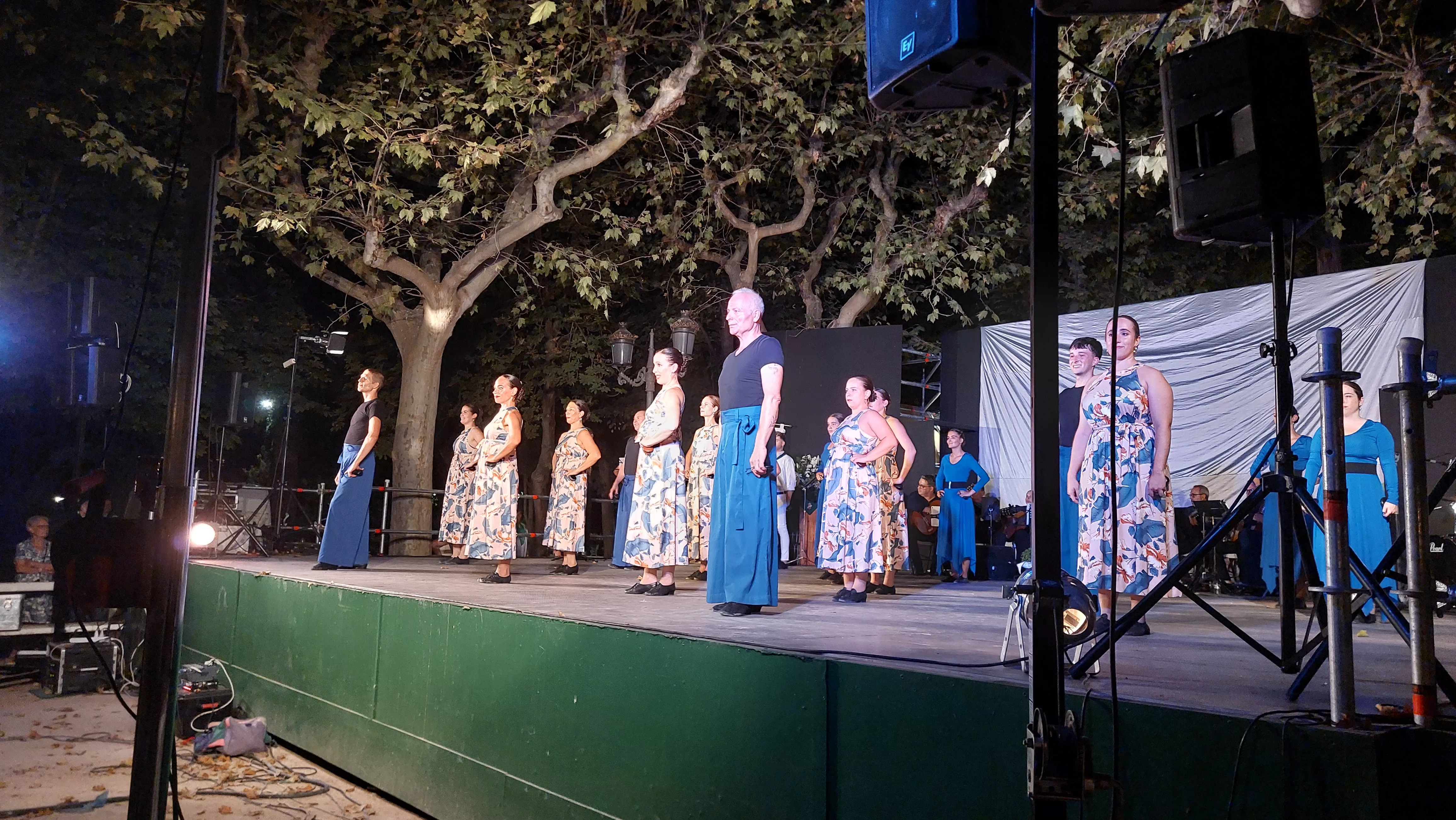 Grupo Folklórico San Lorenzo en el Parque Miguel Servet